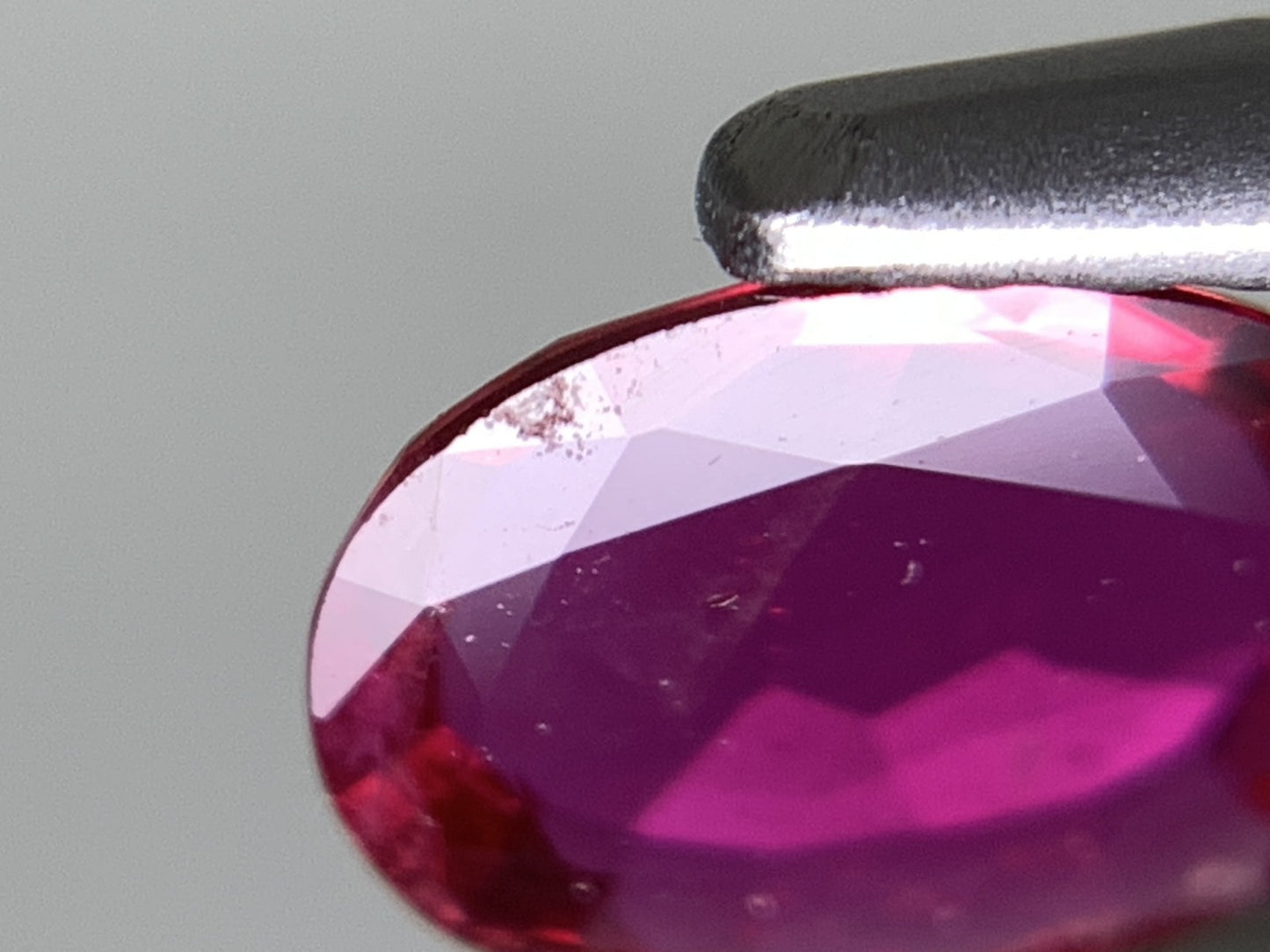 ルビー 天然 0.661ct 宝石ソーティング付き 6.9㎜×5.4㎜×1.5㎜ ルース( 裸石 ) 7386Y