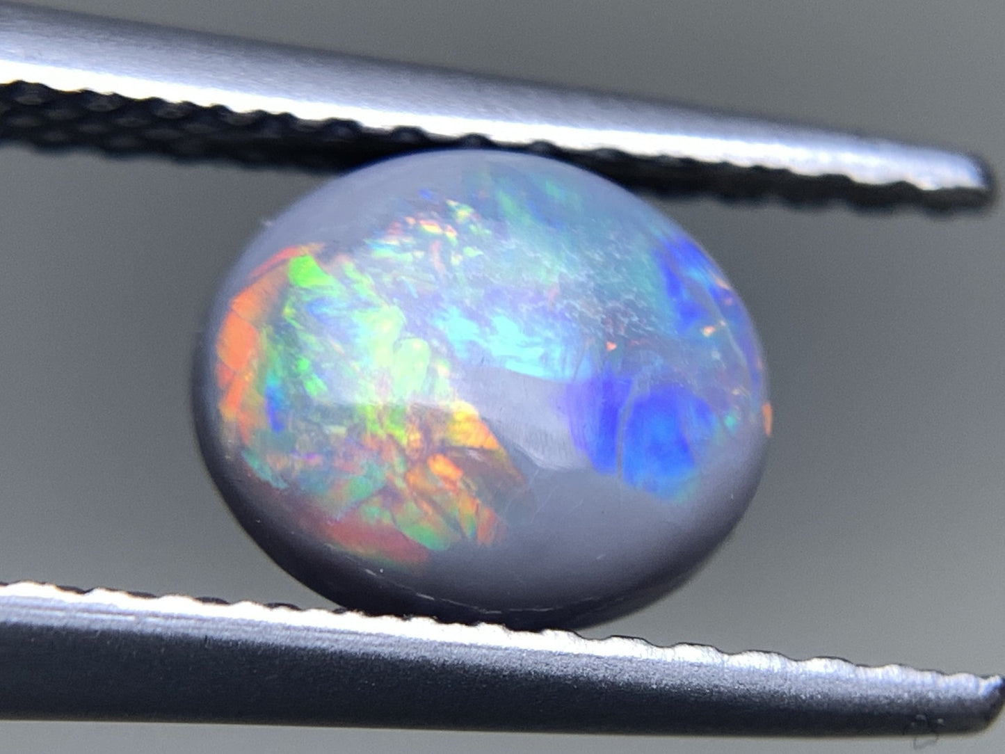 ブラックオパール 天然 0.958ct 中央宝石ソーティング付き 7.3㎜×6.2㎜×3.3㎜ ルース( 裸石 ) 5500Y