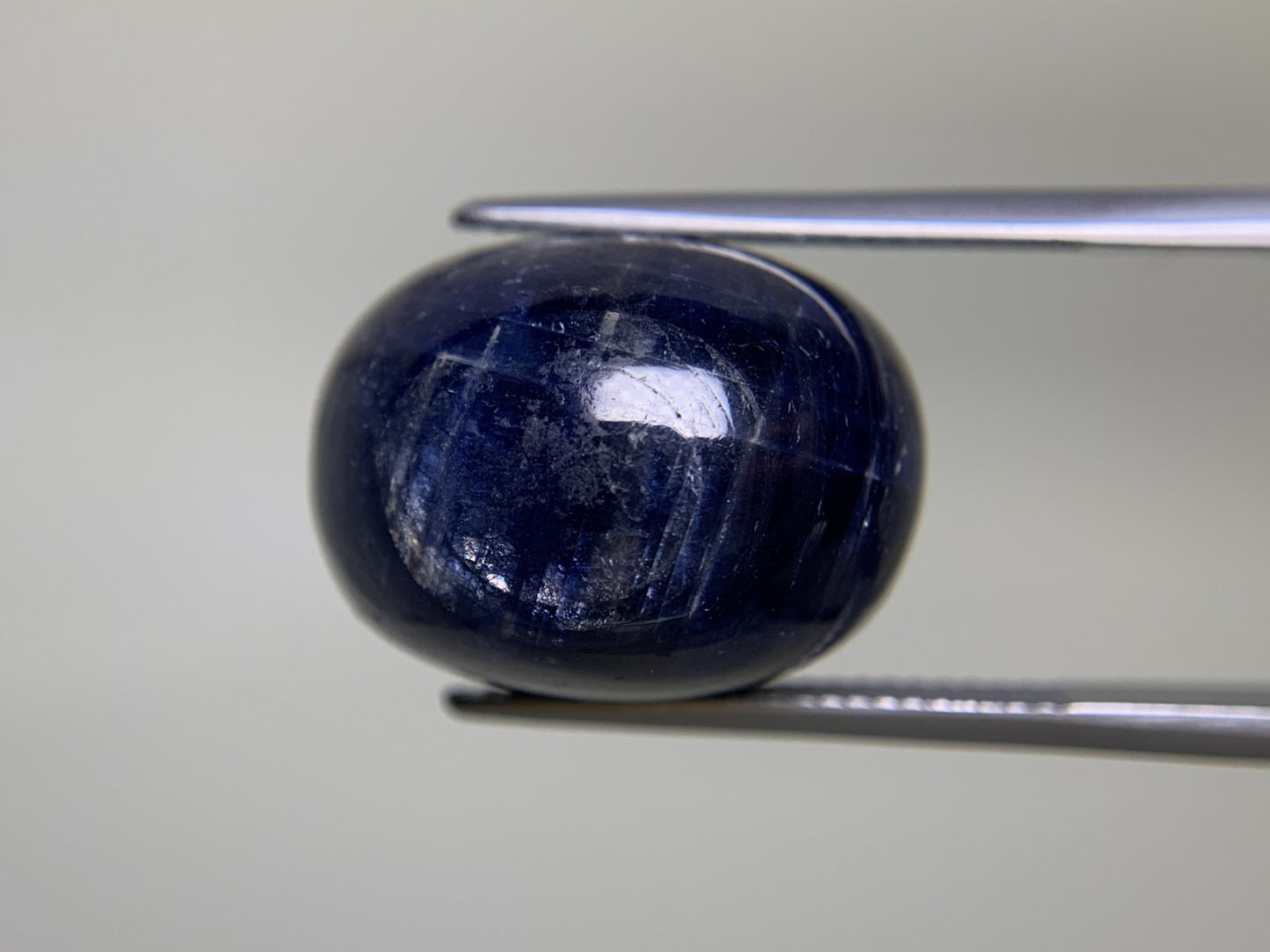 サファイア 68.64ct 中央宝石ソーティング付き 20.3㎜×20.0㎜×15.0㎜ ルース( 裸石 ) 3847Y