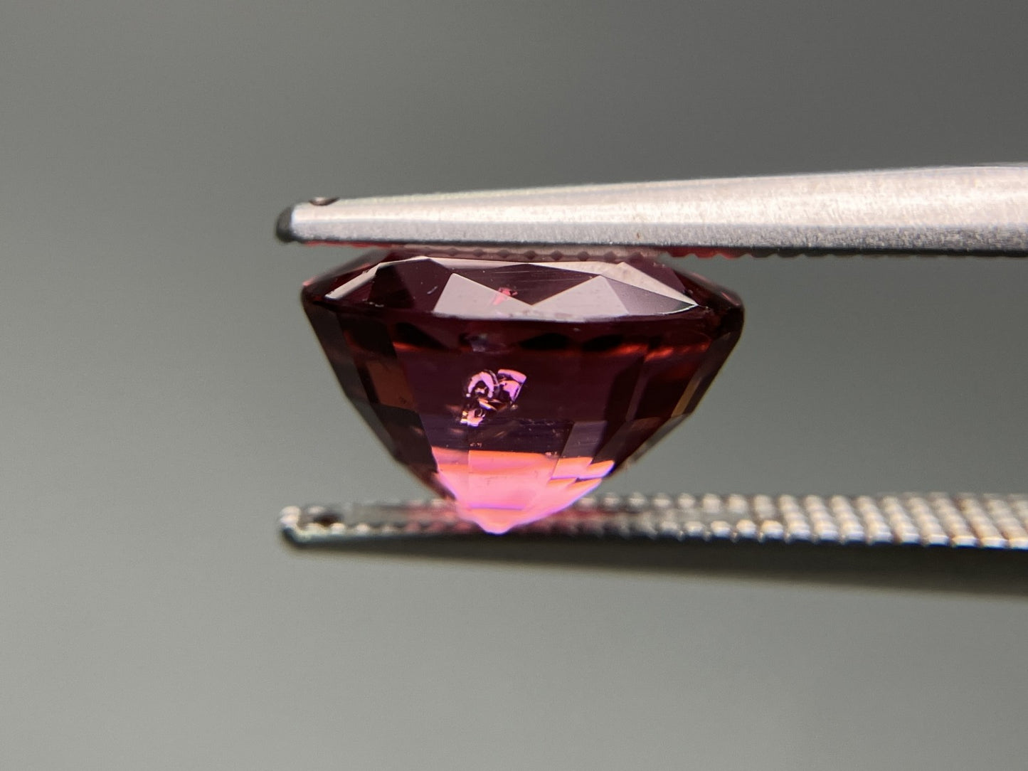 ピンクトルマリン 天然 3.809ct 宝石ソーティング付き 10.2㎜×8.5㎜×6.5㎜ ルース( 裸石 ) 6375YY