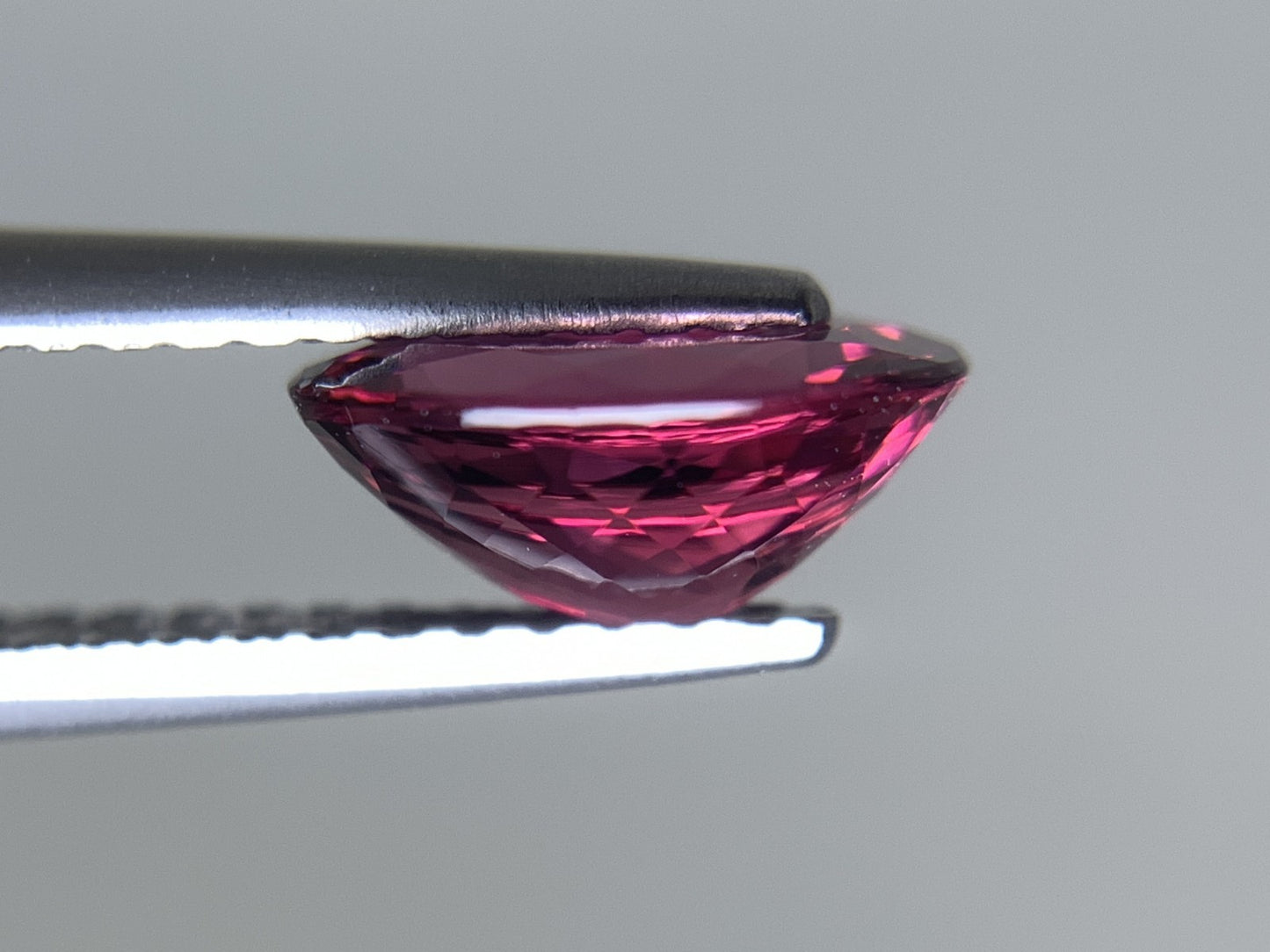 ピンクトルマリン 天然 1.178ct 宝石ソーティング付き 8.2㎜×6.2㎜×3.7㎜ ルース( 裸石 ) 5681Y