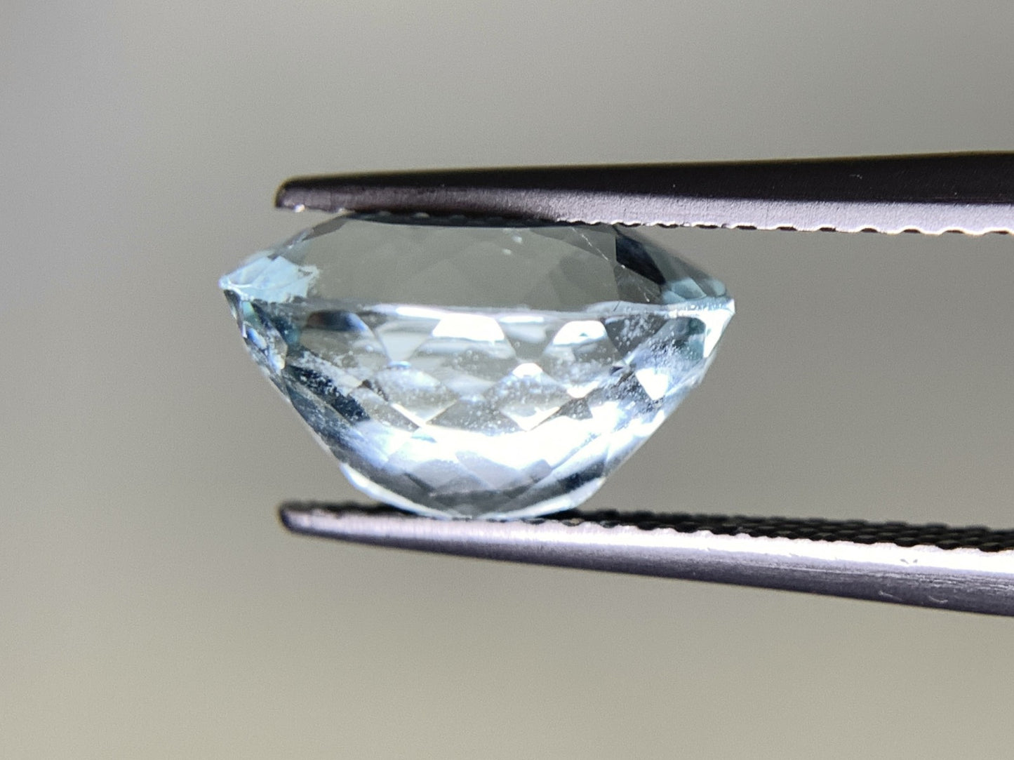 アクアマリン 4.111ct 宝石ソーティング付き 11.2㎜×9.4㎜×6.8㎜ ルース( 裸石 ) 2299Y