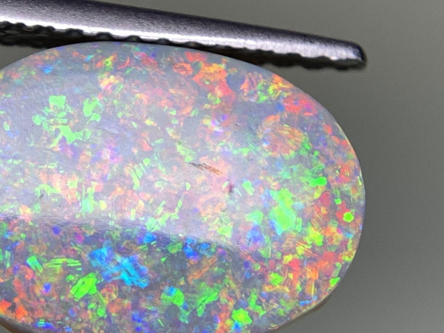 ブラックオパール 2.483ct 中央宝石ソーティング付き 12.7㎜×9.1㎜×3.2㎜ 天然 ルース( 裸石 ) 4722Y