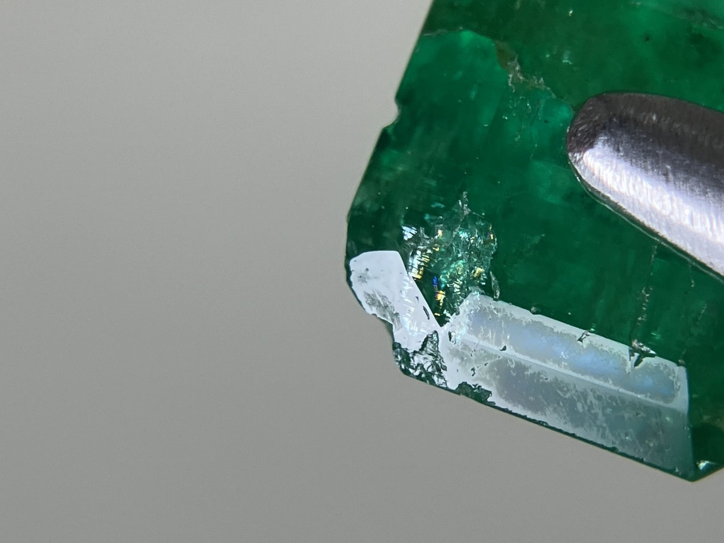 エメラルド 2.265ct 宝石ソーティング付き 7.7㎜×7.2㎜×5.5㎜ ルース( 裸石 ) 4035YY