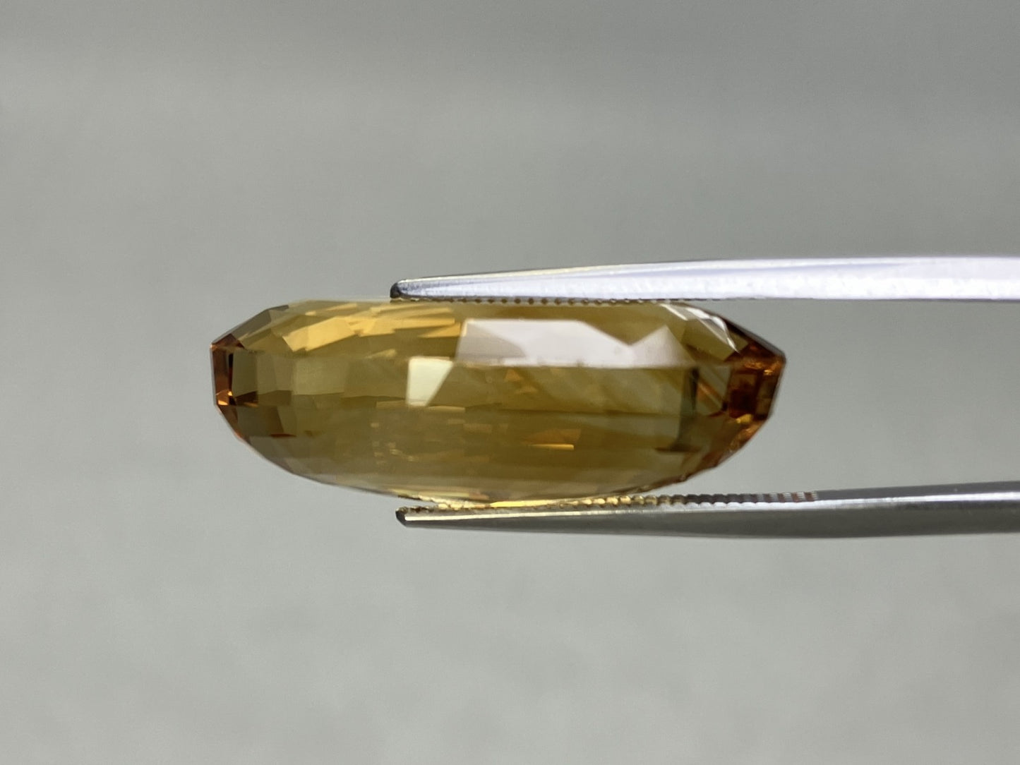 シトリン 天然 29.233ct 宝石ソーティング付き 26.1㎜×15.6㎜×9.4㎜ ルース( 裸石 ) 6439YY