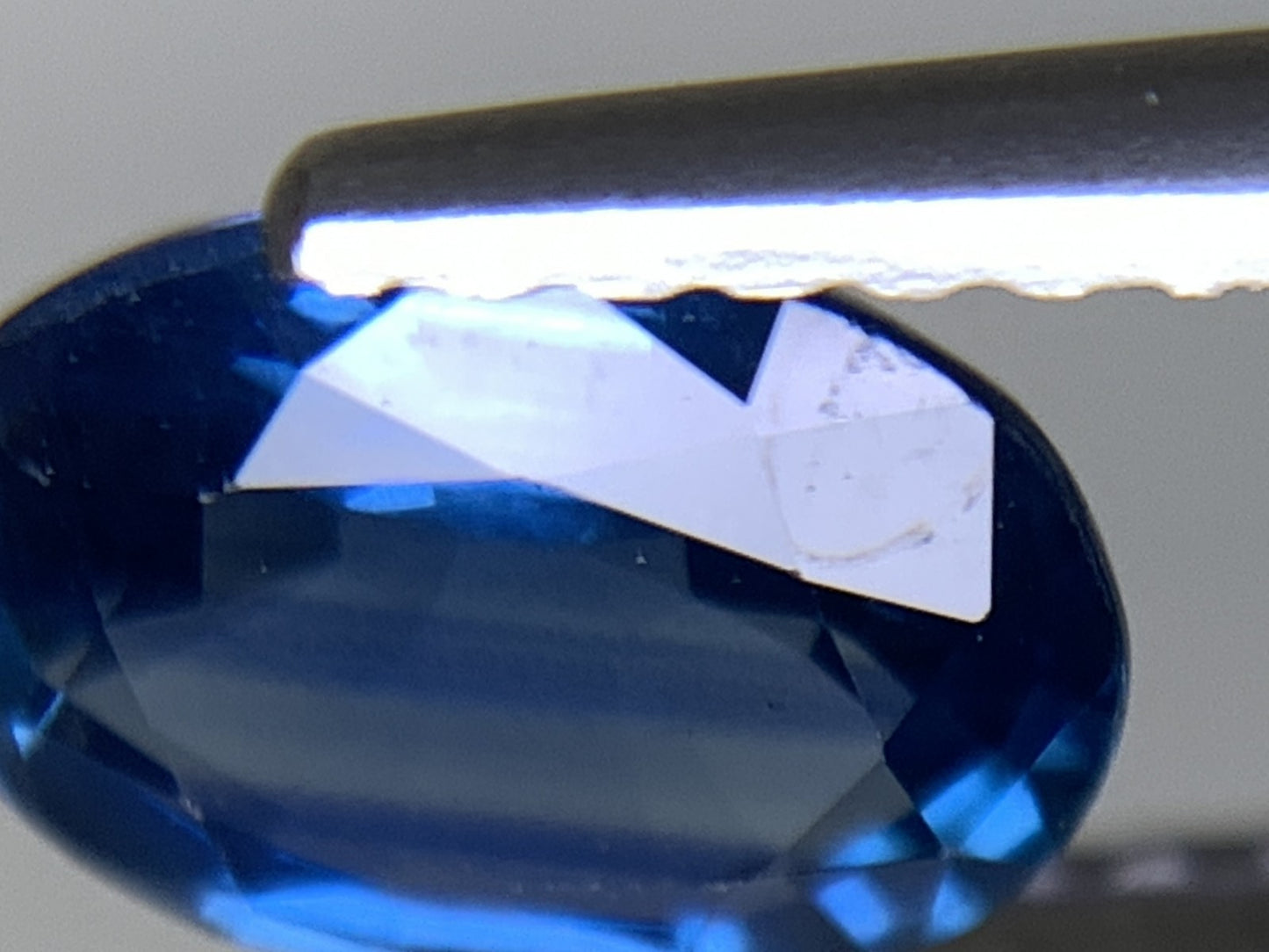 サファイア 天然 1.595ct 中央宝石ソーティング付き 8.00㎜×6.41㎜×3.48㎜ ルース( 裸石 ) 6964Y