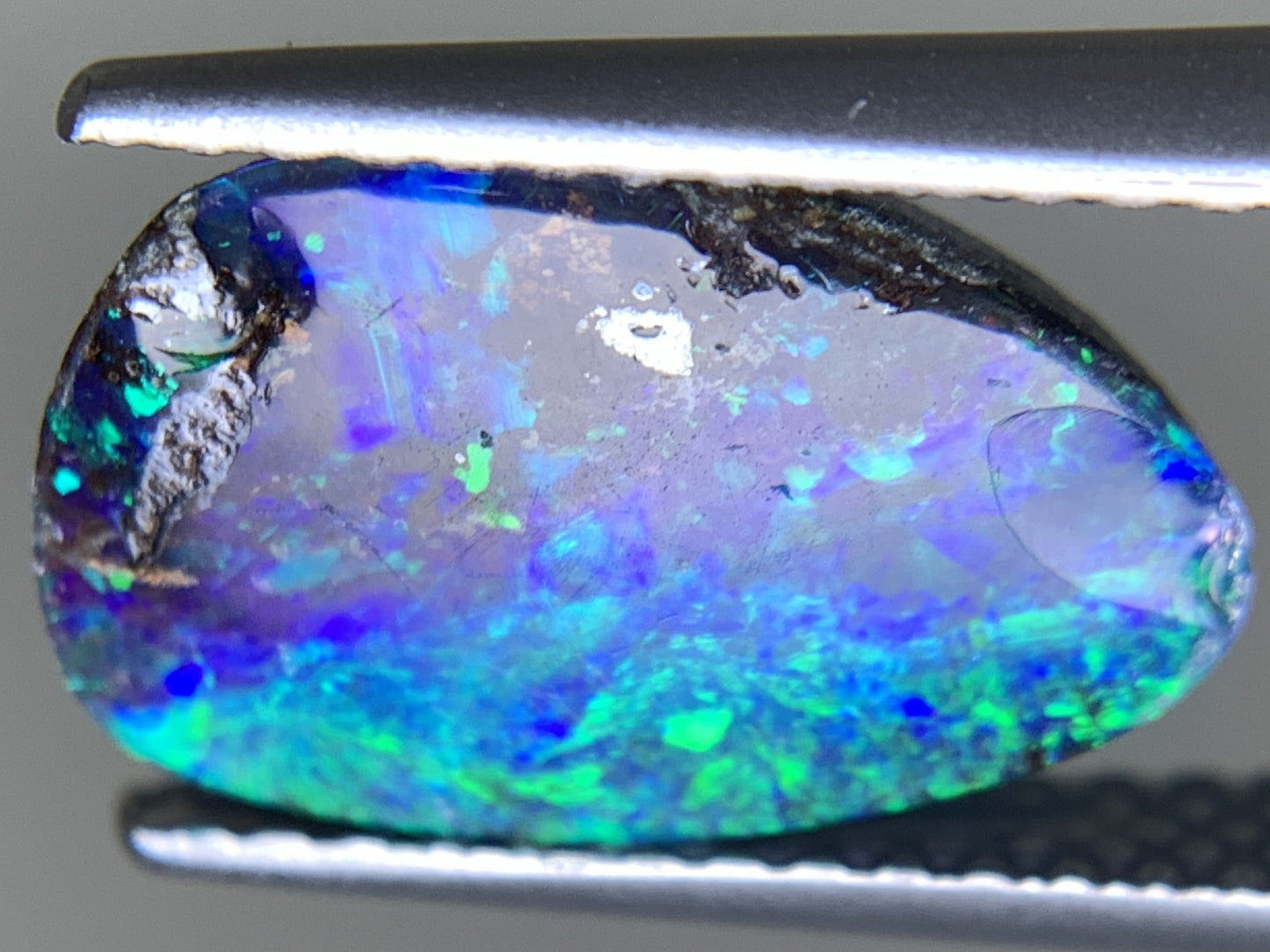 ボルダーオパール 天然 2.499ct 宝石ソーティング付き 12.0㎜×7.7㎜×3.3㎜ ルース( 裸石 ) 5705Y