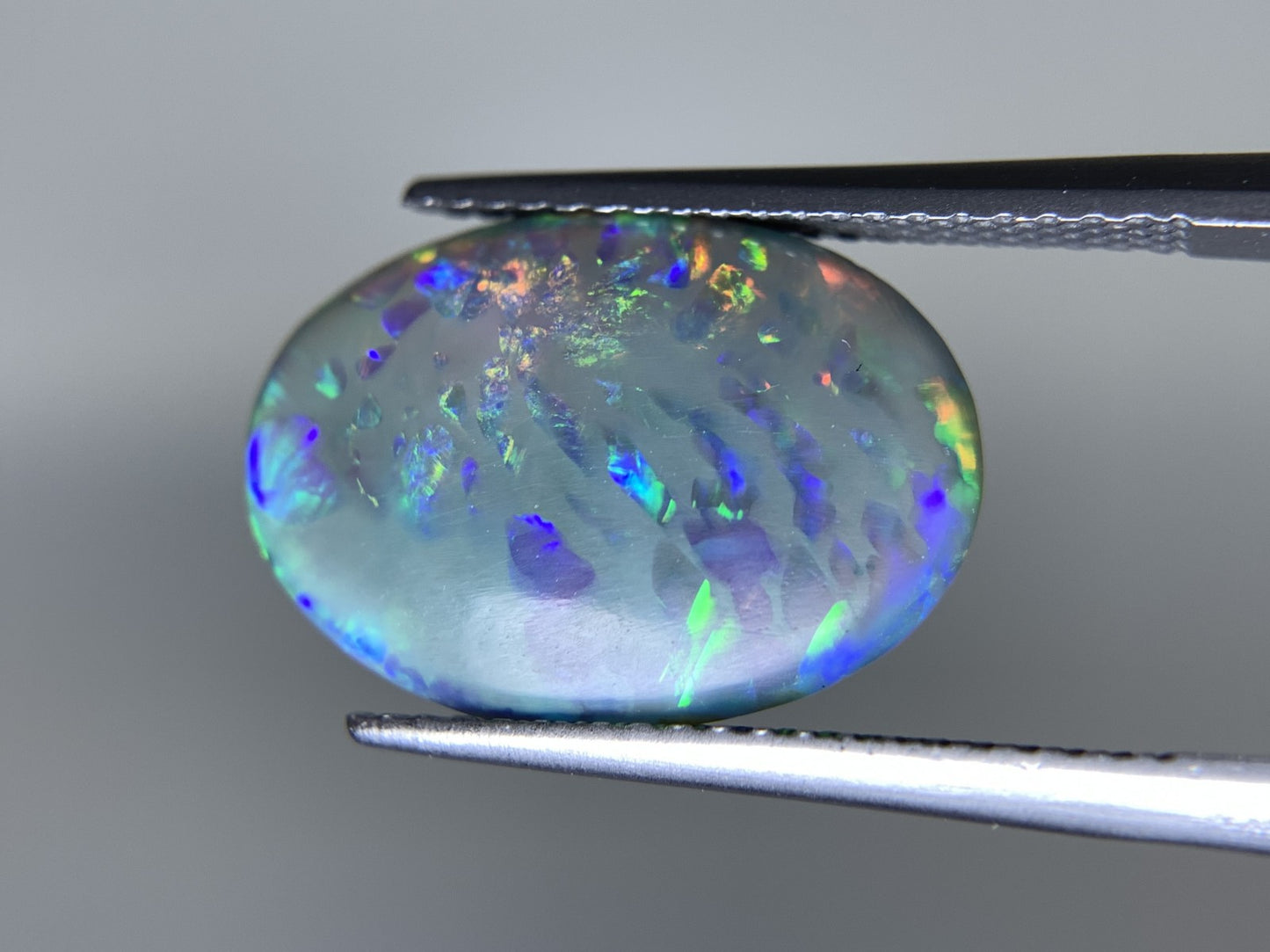 ブラックオパール 天然 4.202ct 中央宝石ソーティング付き 16.1㎜×11.2㎜×3.9㎜ ルース( 裸石 ) 7445Y
