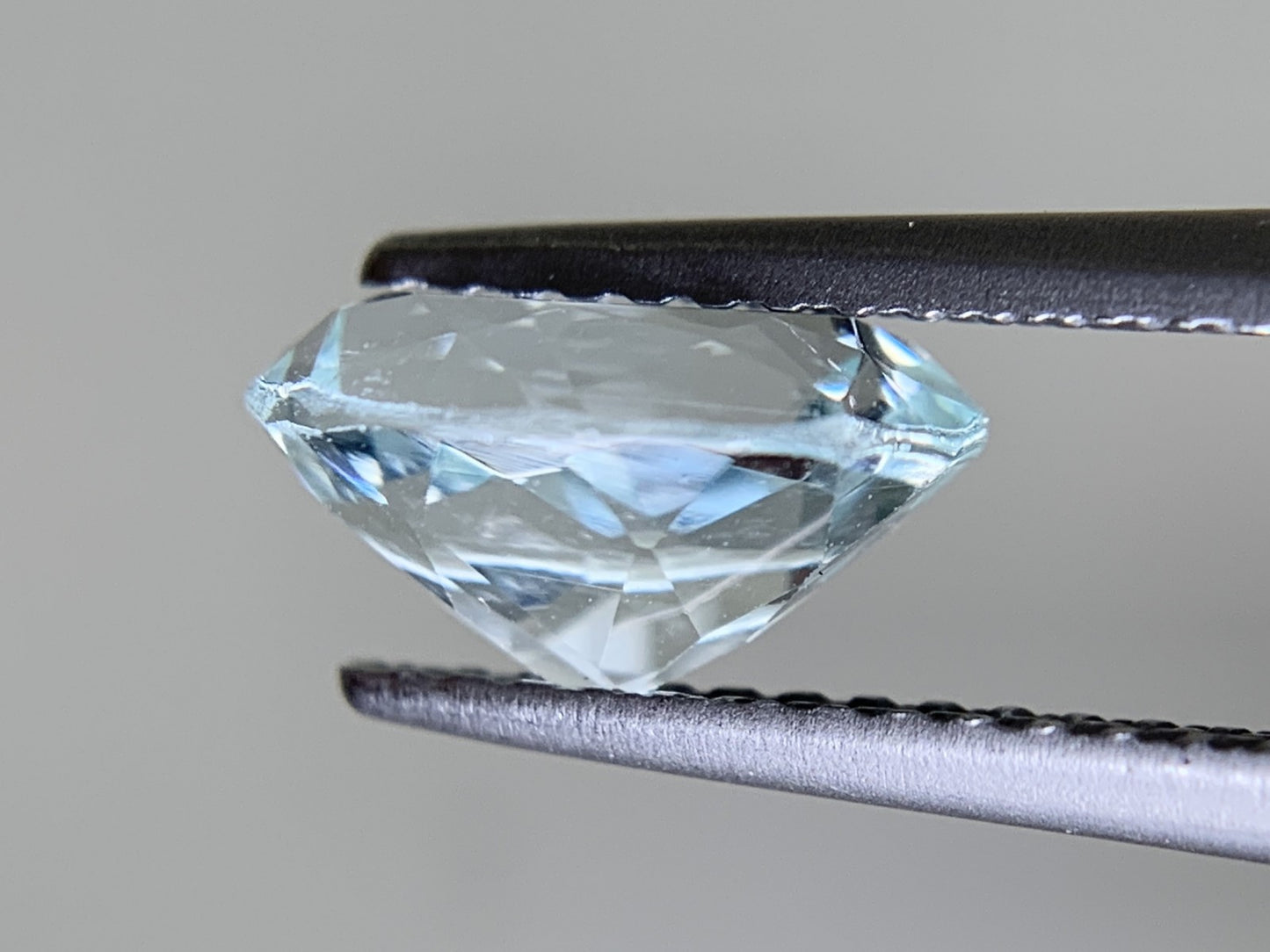 アクアマリン 天然 1.585ct 宝石ソーティング付き 9.0㎜×6.8㎜×4.8㎜ ルース( 裸石 ) 6660Y