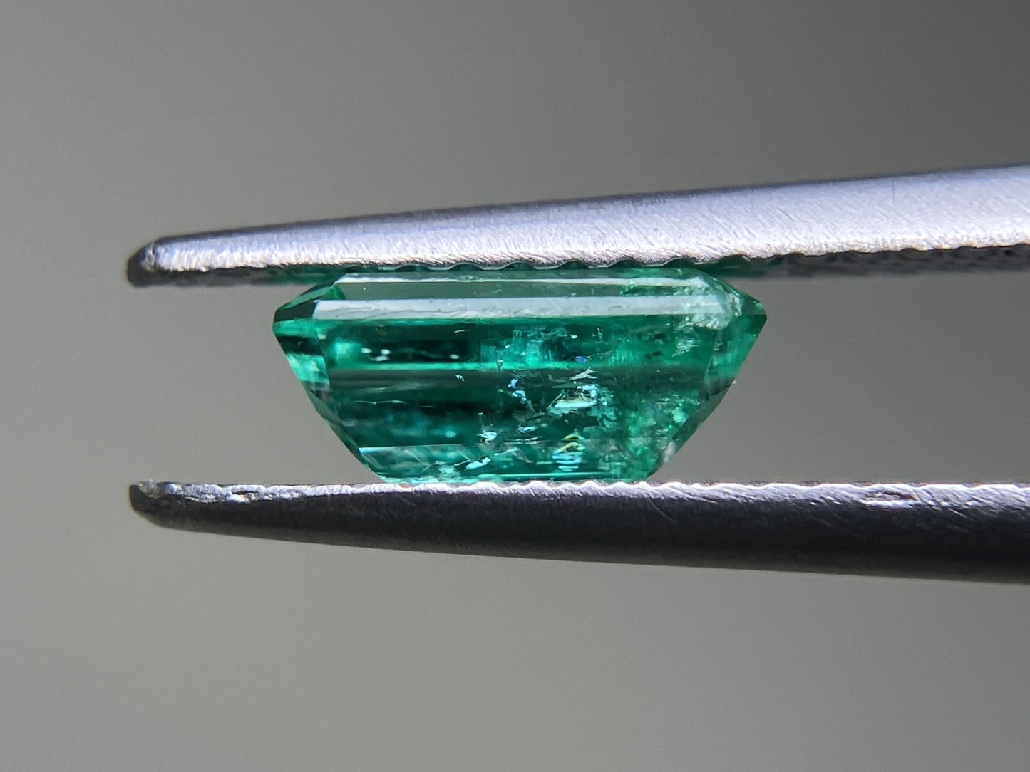 エメラルド 1.133ct 宝石ソーティング付き 7.9㎜×4.8㎜×3.5㎜ ルース( 裸石 ) 4169Y