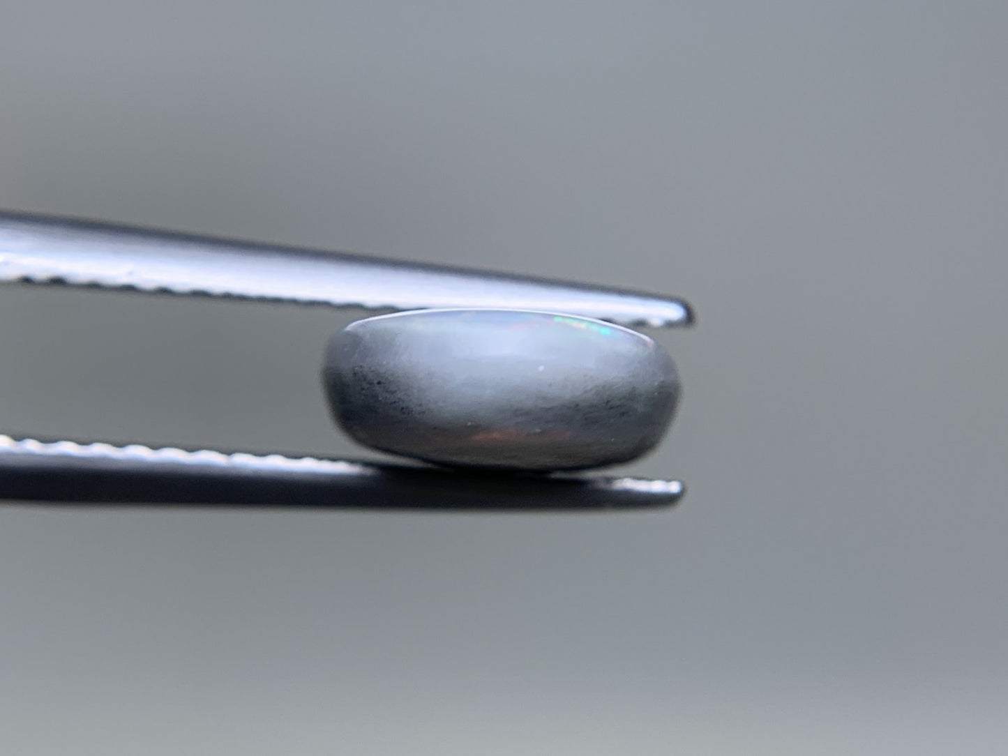 ブラックオパール 天然 3.746ct 中央宝石ソーティング付き 15.5㎜×9.2㎜×3.9㎜ ルース( 裸石 ) 7403Y