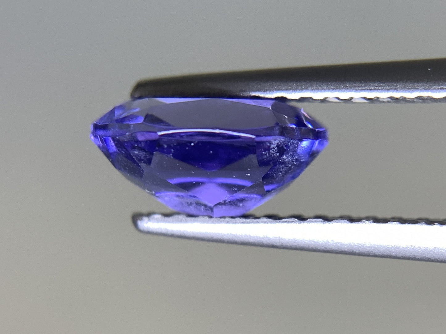 タンザナイト 1.470ct 宝石ソーティング付き 8.0㎜×6.0㎜×4.1㎜ ルース( 裸石 ) 2326Y