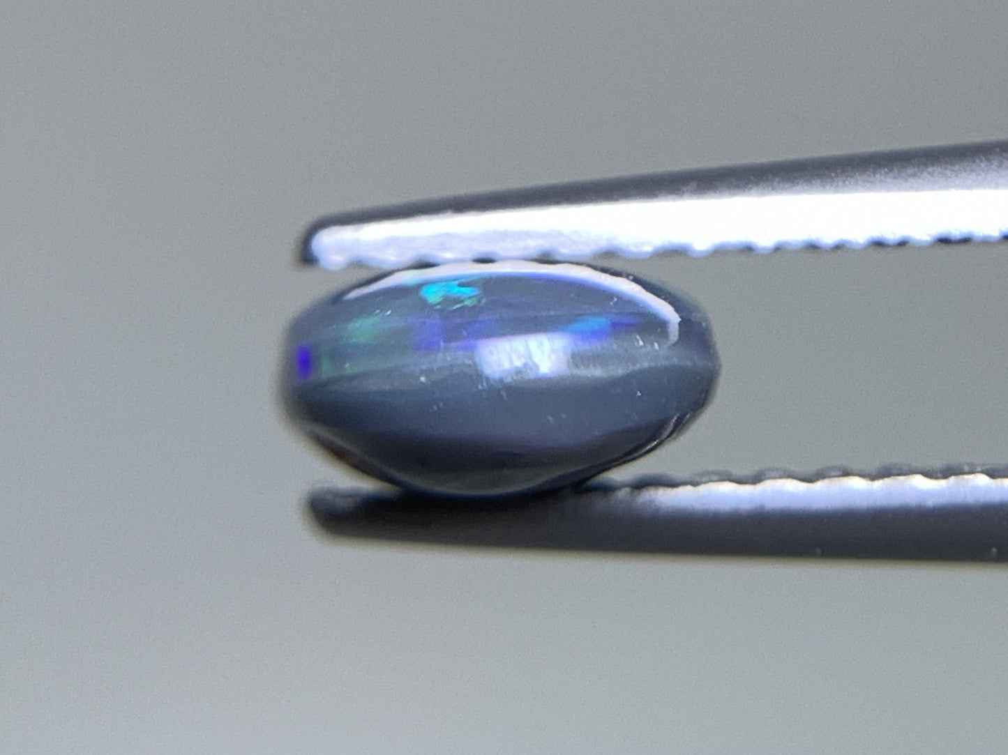 ブラックオパール 天然 1.111ct 中央宝石ソーティング付き 9.0㎜×6.1㎜×3.2㎜ ルース( 裸石 ) 5721Y