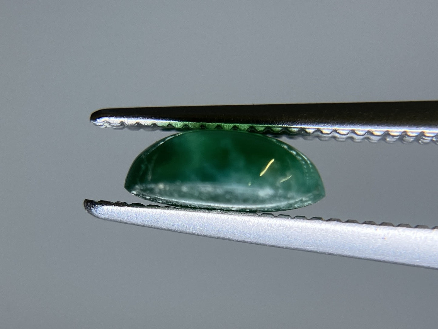 ヒスイ 翡翠 天然 1.210ct 宝石ソーティング付き 7.4㎜×6.1㎜×2.8㎜ ルース( 裸石 ) 4004S