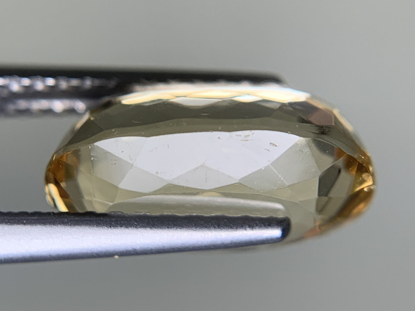 インペリアルトパーズ 天然 3.817ct 中央宝石ソーティング付き 11.13㎜×7.39㎜×5.41㎜ ルース( 裸石 ) 7488Y