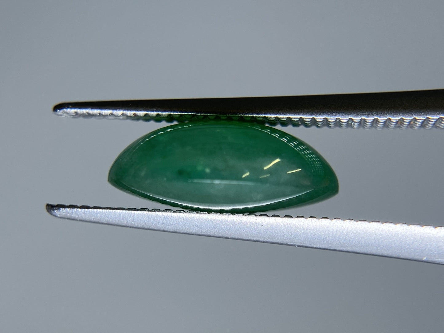 翡翠 4.523ct 宝石ソーティング付き 11.7㎜×9.5㎜×4.7㎜ ルース( 裸石 ) 4009S