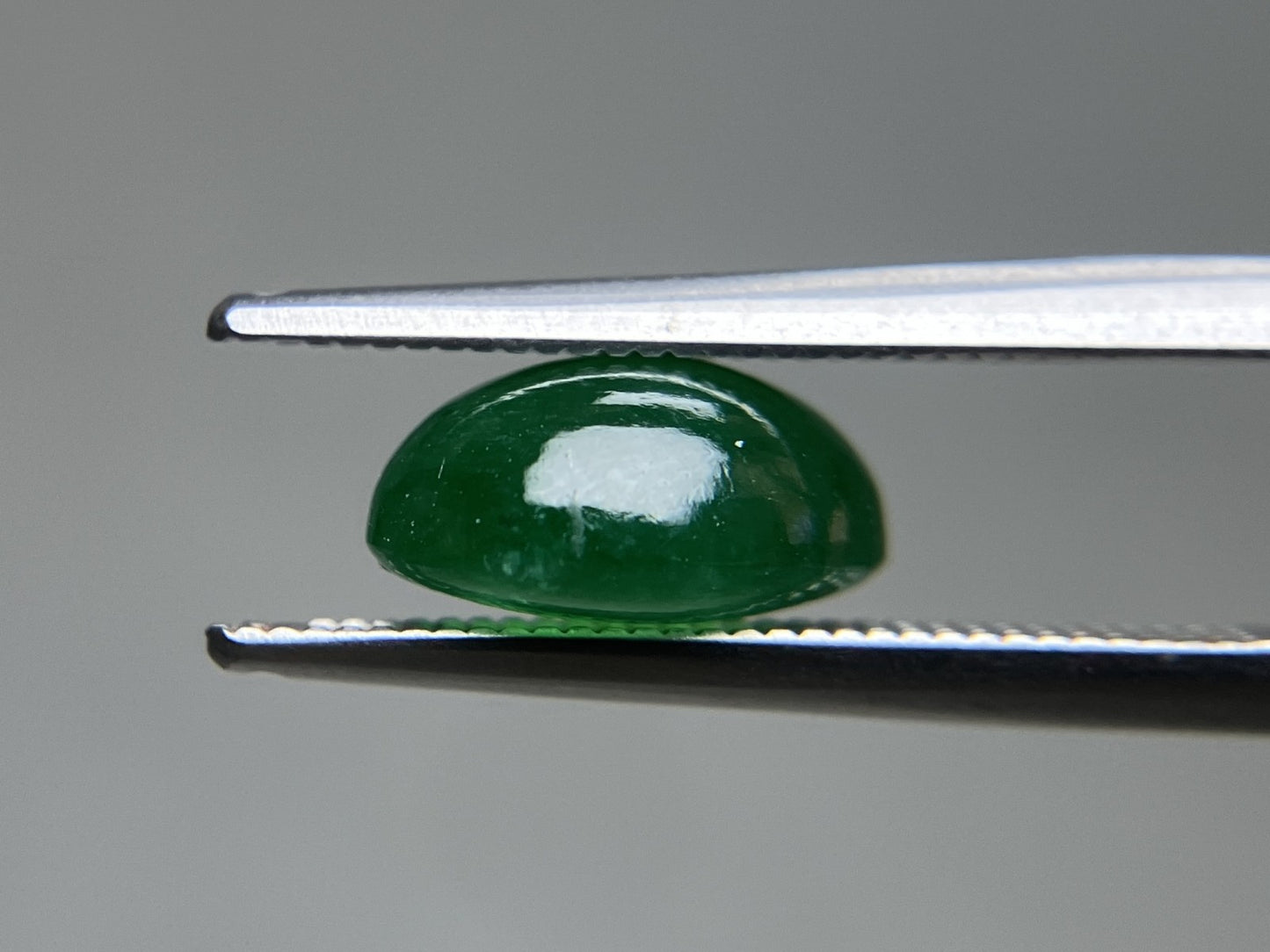 ひすい(ヒスイ 翡翠) 天然 3.497ct 宝石ソーティング付き 9.9㎜×7.7㎜×4.9㎜ ルース( 裸石 ) 6549YY
