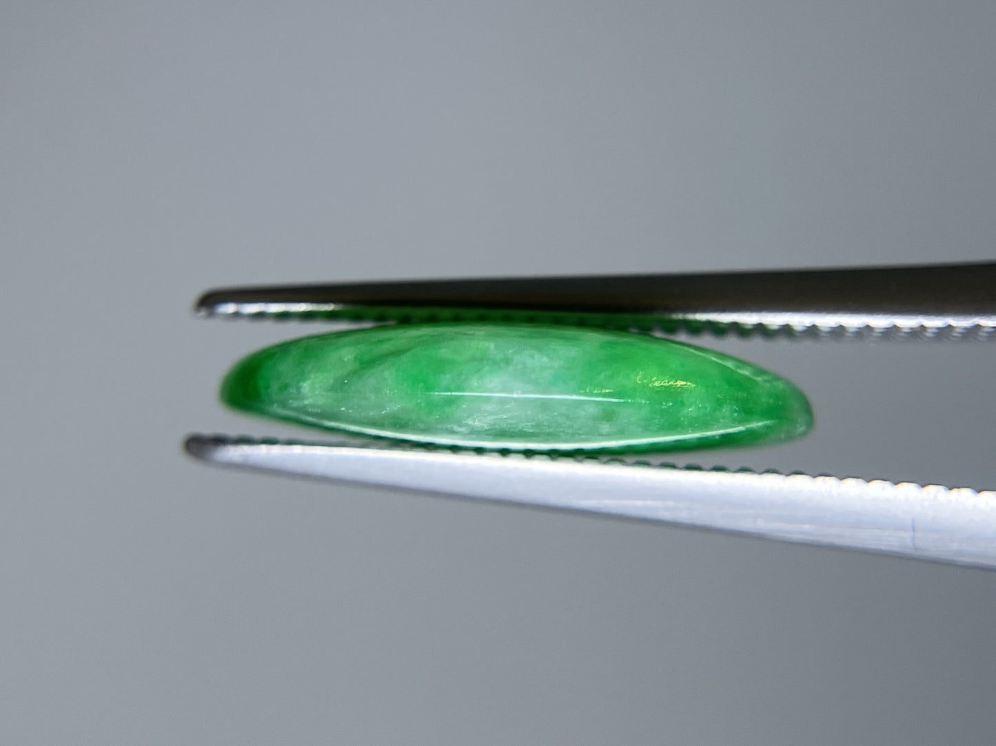 翡翠 4.194ct 宝石ソーティング付き 14.4㎜×10.5㎜×3.1㎜ ルース( 裸石 ) 4246S