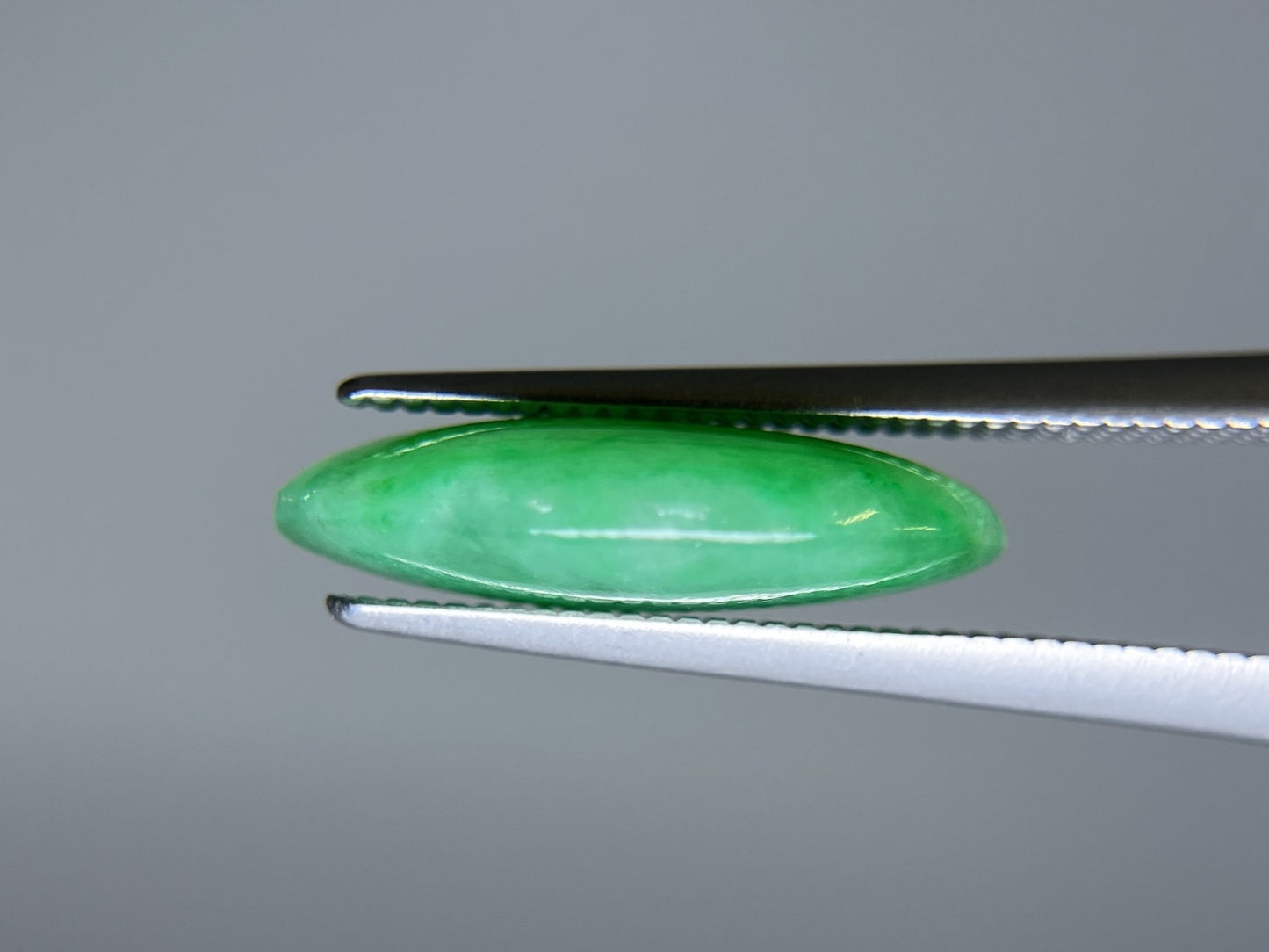 翡翠 5.504ct 宝石ソーティング付き 15.3㎜×10.1㎜×4.0㎜ ルース( 裸石 ) 4243S