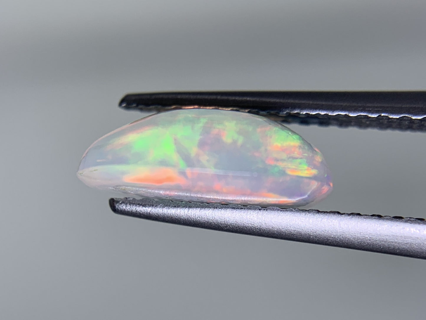 オパール 1.935ct 宝石ソーティング付き 11.3㎜×9.2㎜×4.1㎜ ルース( 裸石 ) 3380Y