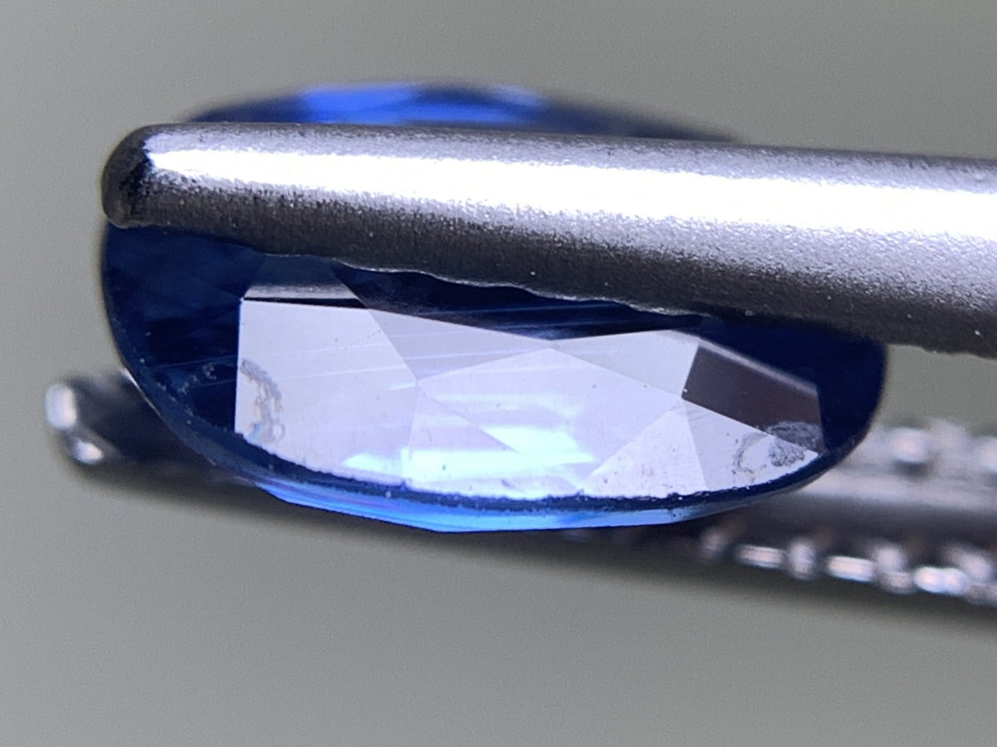 サファイア 天然 0.996ct 宝石ソーティング付き 7.1㎜×5.3㎜×2.8㎜ ルース( 裸石 ) 5787Y