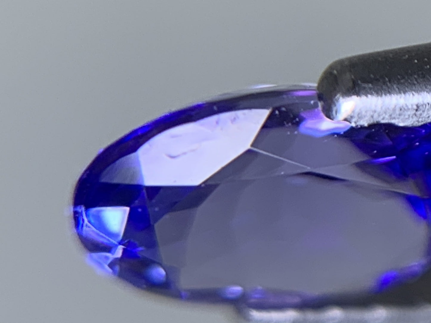 タンザナイト 天然 0.737ct 宝石ソーティング付き 6.9㎜×5.1㎜×3.0㎜ ルース( 裸石 ) 7670Y