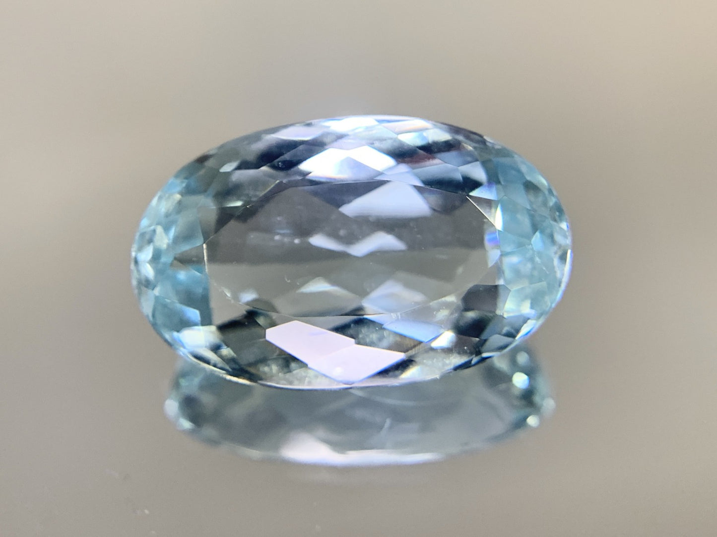 アクアマリン　11.818ct　 宝石ソーティング付き　 19.66㎜×12.29㎜×7.39㎜　 ルース（ 裸石 ）　 1331Y