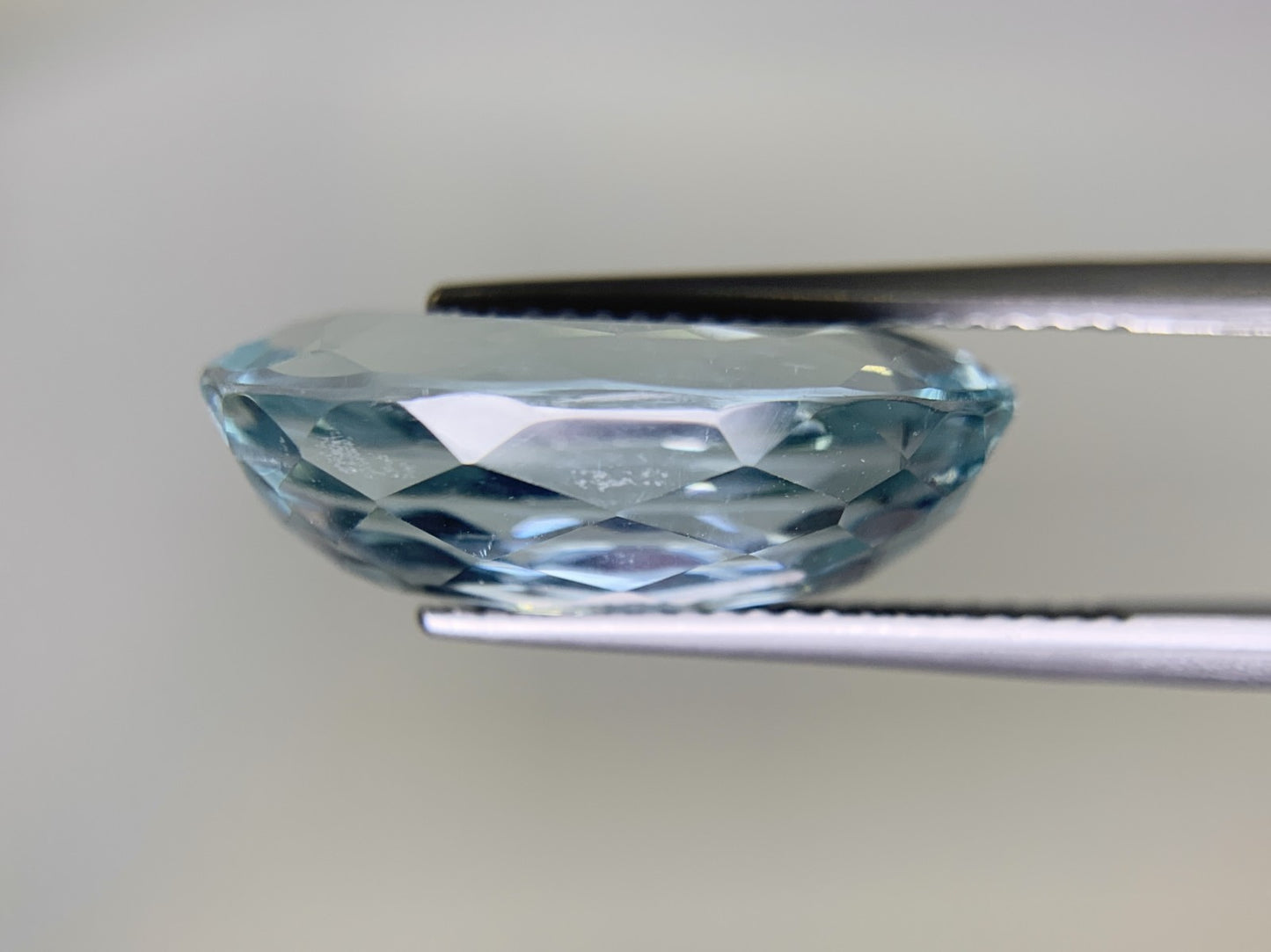 アクアマリン　11.818ct　 宝石ソーティング付き　 19.66㎜×12.29㎜×7.39㎜　 ルース（ 裸石 ）　 1331Y