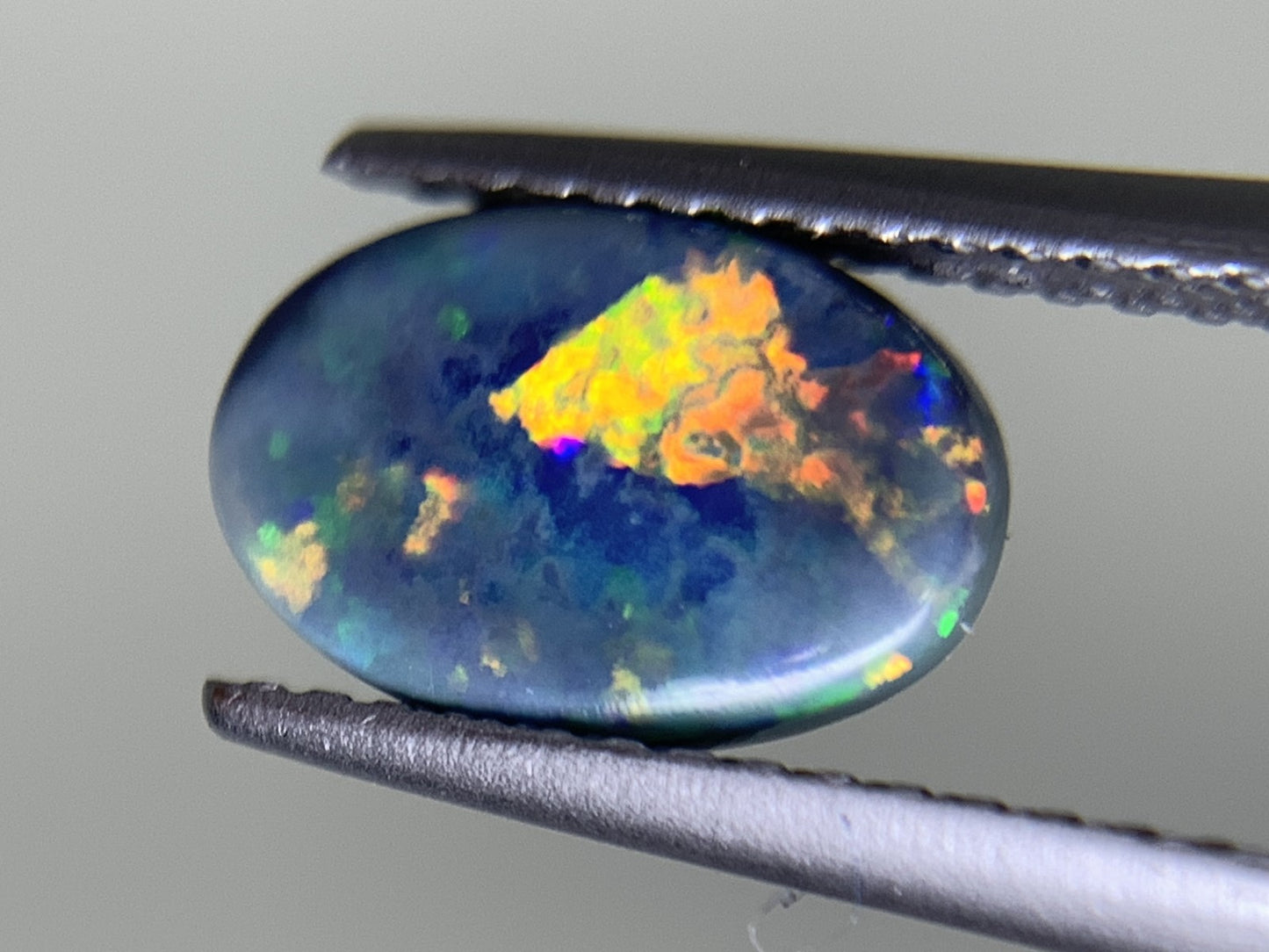 ブラックオパール 1.073ct 中央宝石ソーティング付き 9.8㎜×6.4㎜×2.8㎜ 天然 ルース（ 裸石 ） 1539Y