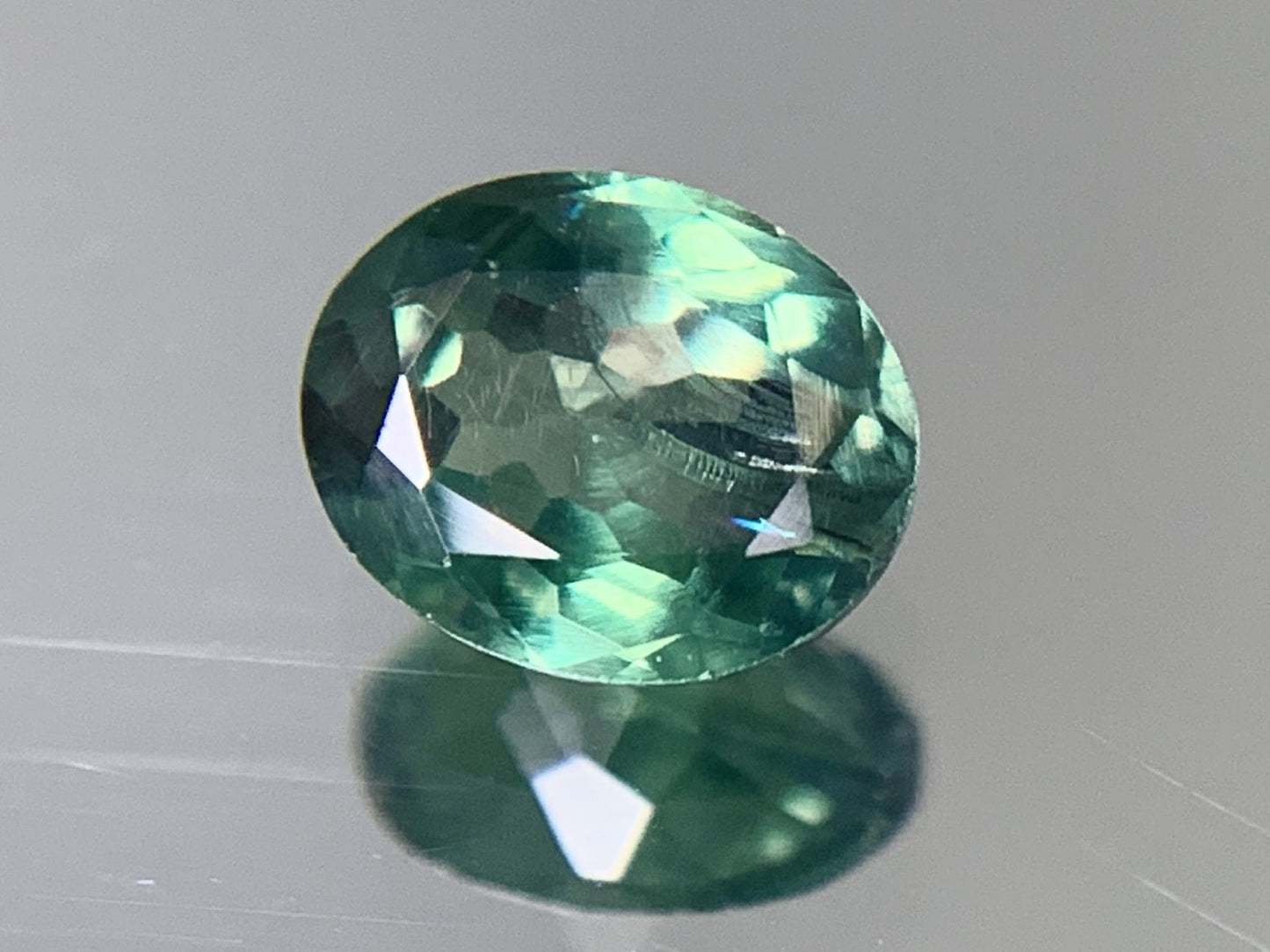 クリソベリル　0.572ct　宝石ソーティング付き　5.71㎜×4.70㎜×2.49㎜　 ルース（ 裸石 ）　 1639Y