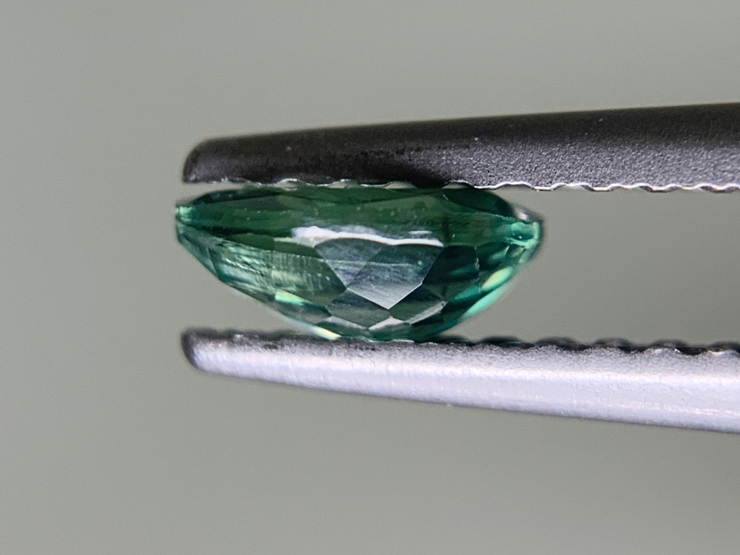 クリソベリル　0.572ct　宝石ソーティング付き　5.71㎜×4.70㎜×2.49㎜　 ルース（ 裸石 ）　 1639Y