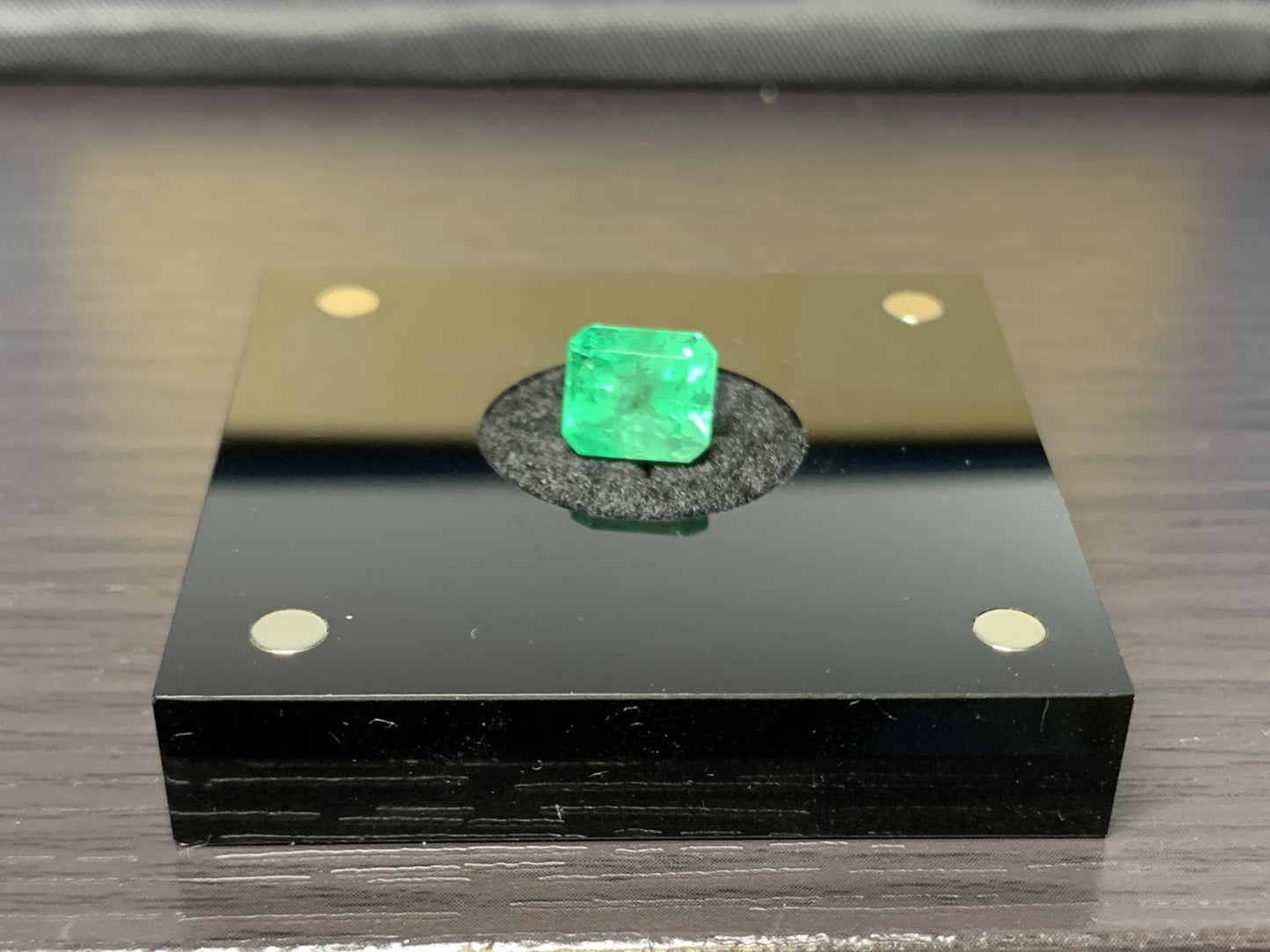 エメラルド　 3.35ct　Colombia　GIA宝石鑑別書付き　縦8.84㎜×横7.66㎜×高さ7.24㎜　 ルース（ 裸石 ）　 1684Y