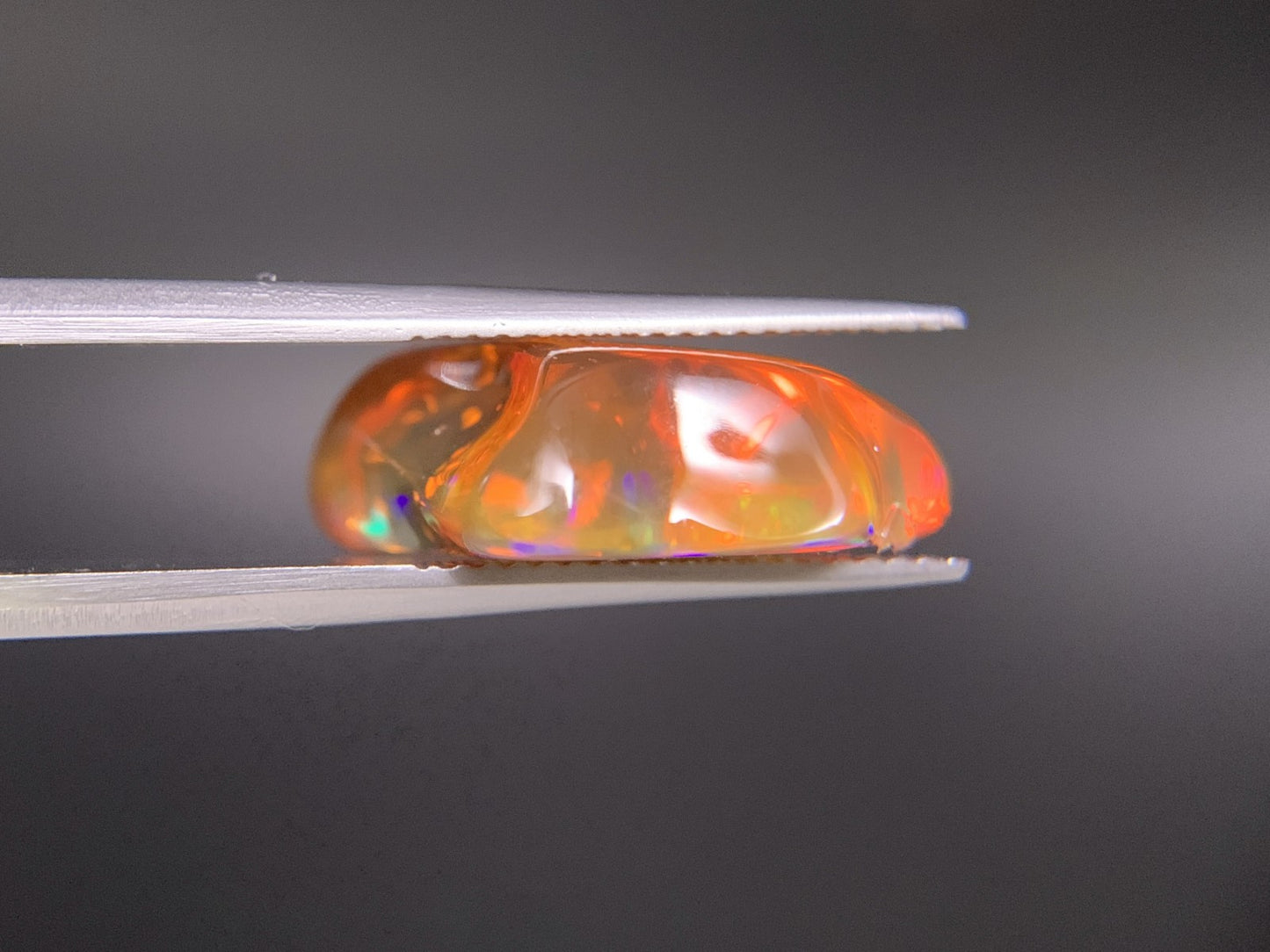 ファイアオパール　8.460ct　宝石ソーティング付き　20.2㎜×13.3㎜×6.7㎜　 ルース（ 裸石 ）　 1689Y