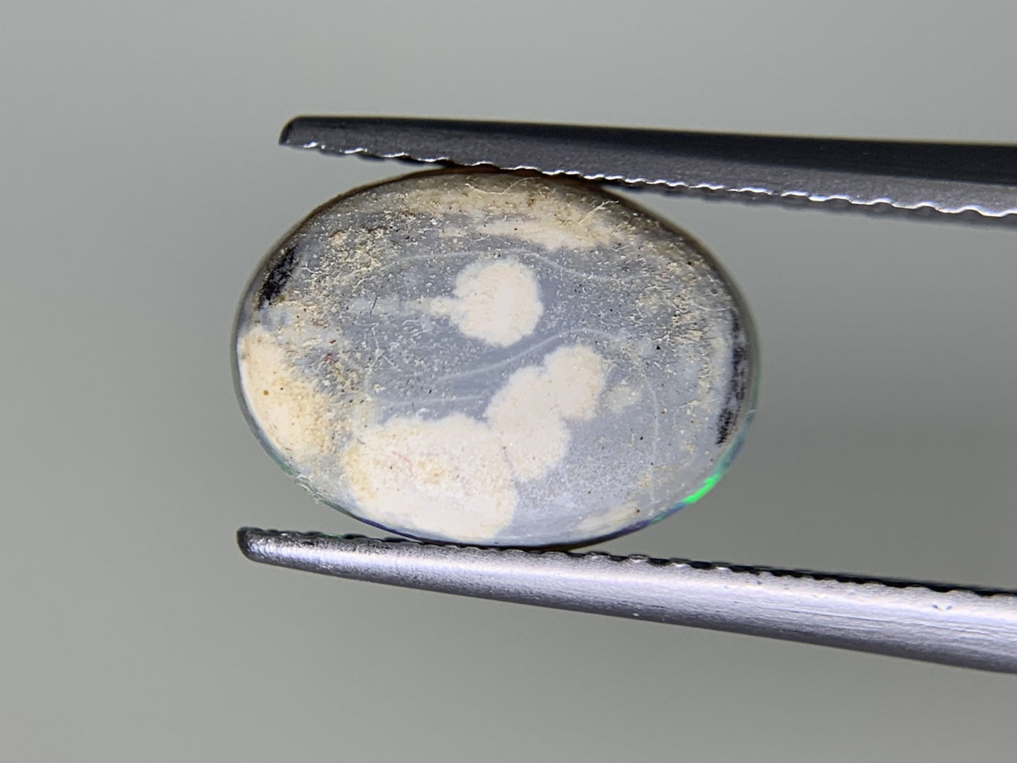 ブラックオパール　2.043ct　宝石ソーティング付き　10.9㎜×7.8㎜×3.6㎜　 ルース（ 裸石 ）　 1697Y