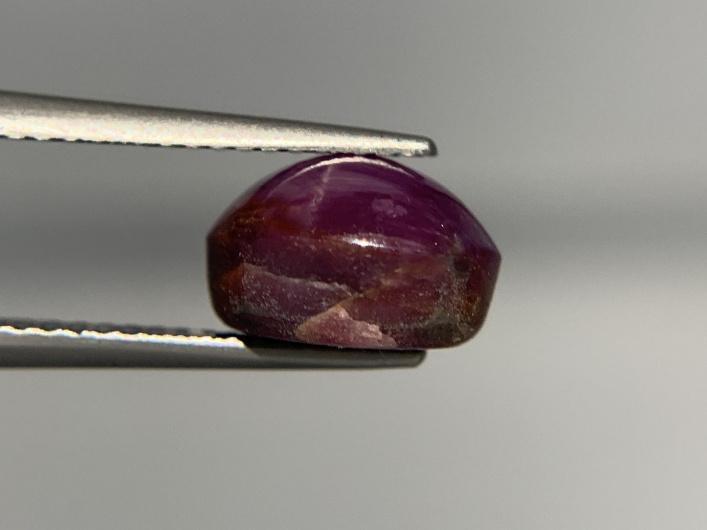 スタールビー　5.810ct　宝石ソーティング付き　10.0㎜×8.0㎜×6.4㎜　 ルース（ 裸石 ）　 1720Y