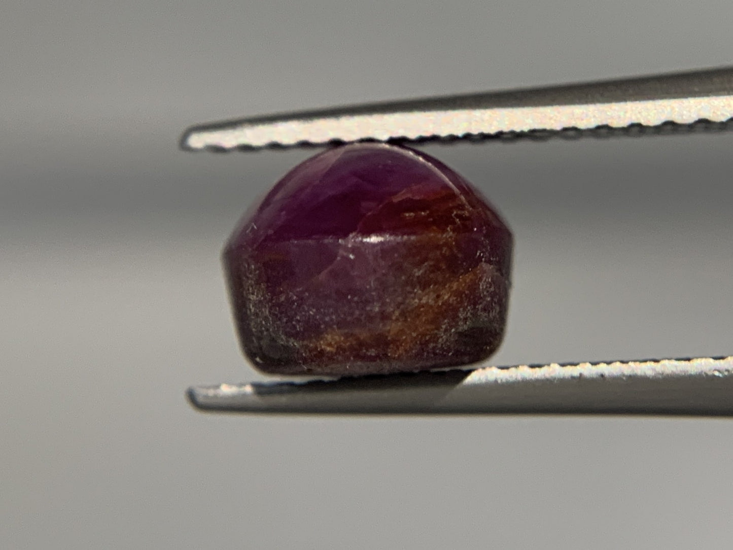スタールビー　5.810ct　宝石ソーティング付き　10.0㎜×8.0㎜×6.4㎜　 ルース（ 裸石 ）　 1720Y