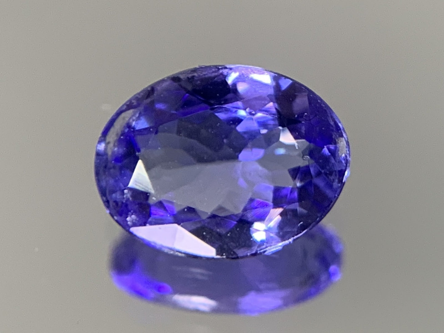 タンザナイト　1.092ct　宝石ソーティング付き　縦7.9㎜×横6.1㎜×高さ3.0㎜　 ルース（ 裸石 ）　 1724Y
