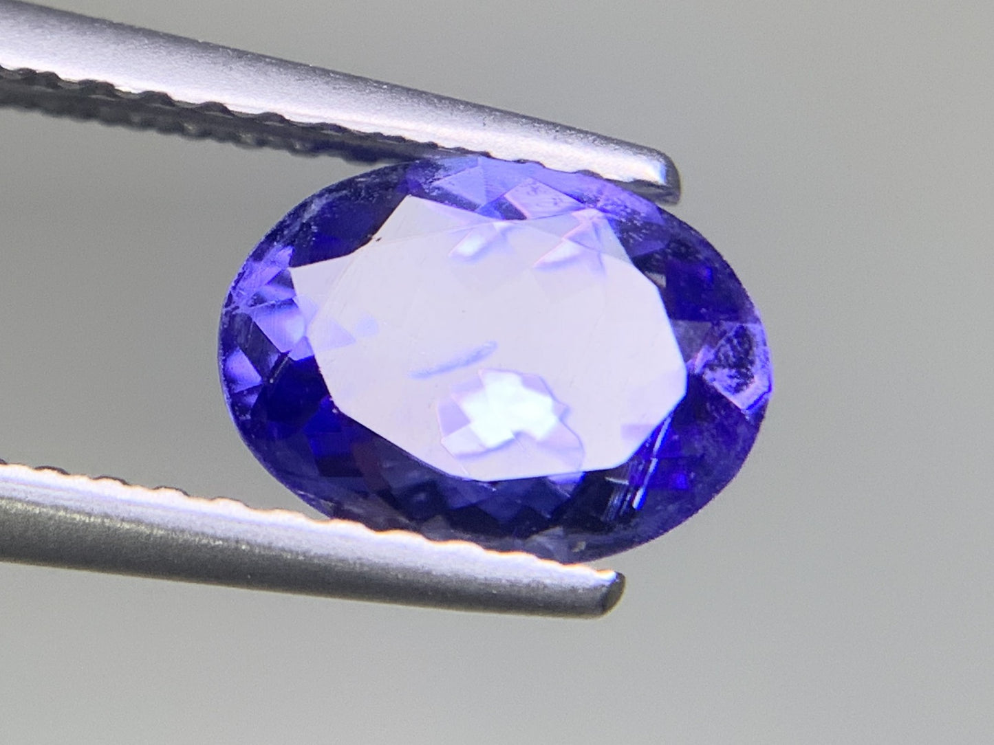 タンザナイト　1.187ct　宝石ソーティング付き　 縦8.1㎜×横5.8㎜×高さ3.5㎜　 ルース（ 裸石 ）　 1725Y