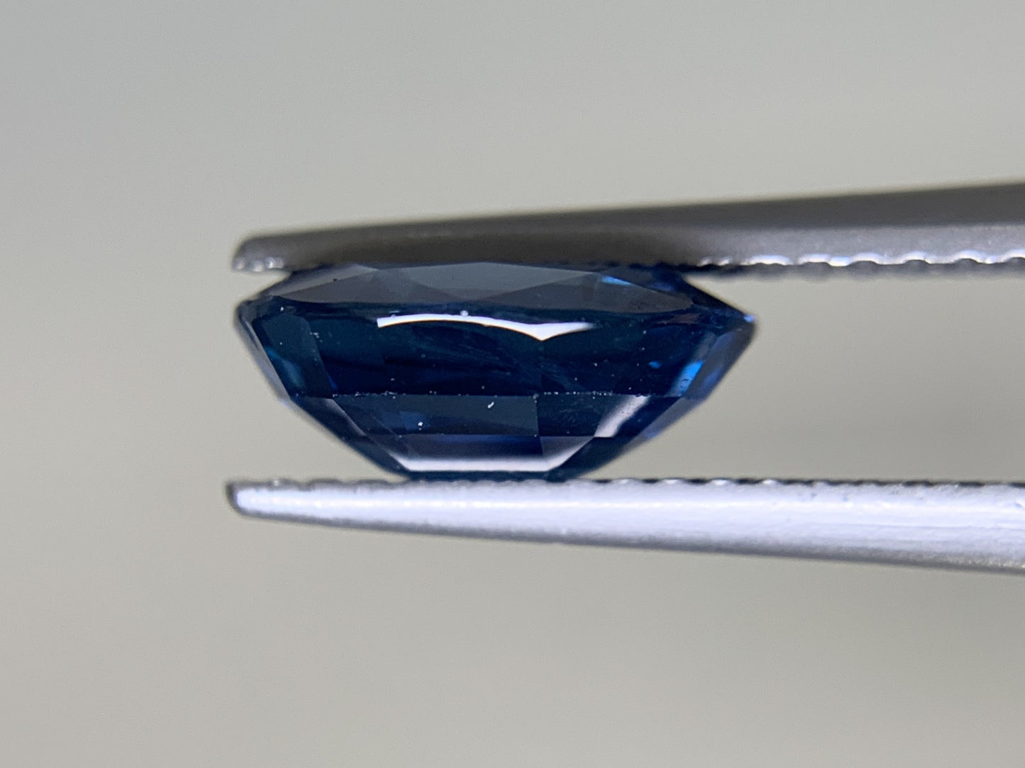 サファイア  3.151ct  宝石ソーティング付き  9.6㎜×8.3㎜×4.0㎜  ルース（ 裸石 ） 1748Y