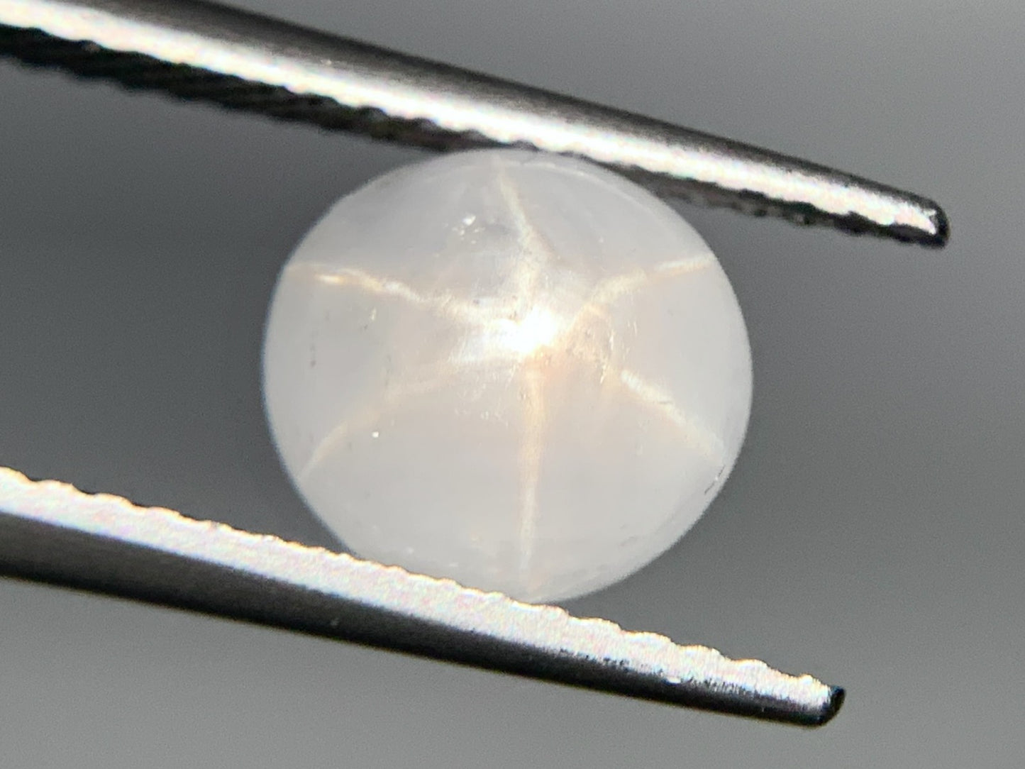 スターサファイア　4.828ct　宝石ソーティング付き　8.0㎜×7.5㎜×6.8㎜　 ルース（ 裸石 ）　 1781Y