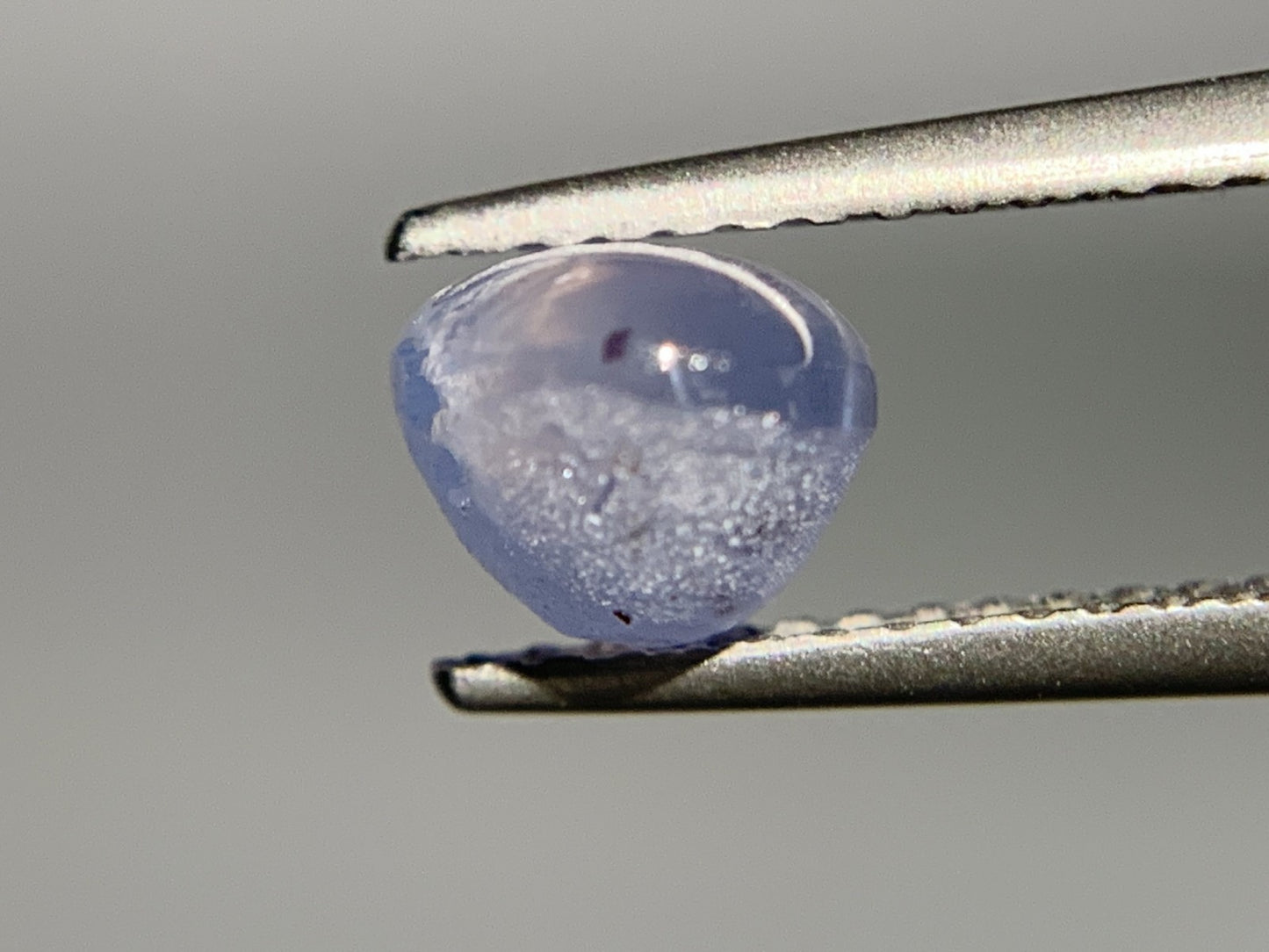 スターサファイア　2.486ct　宝石ソーティング付き　9㎜×6.2㎜×5.0㎜　 ルース（ 裸石 ）　 1784Y