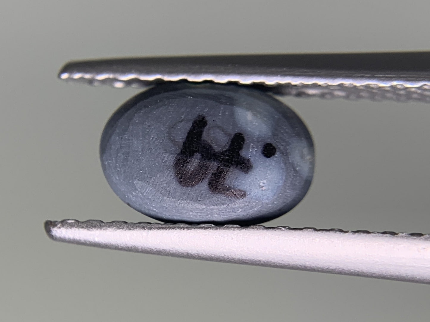 ブラックオパール　0.798ct　宝石ソーティング付き　 7.1㎜×5.0㎜×3.3㎜　 ルース（ 裸石 ）　 1799Y