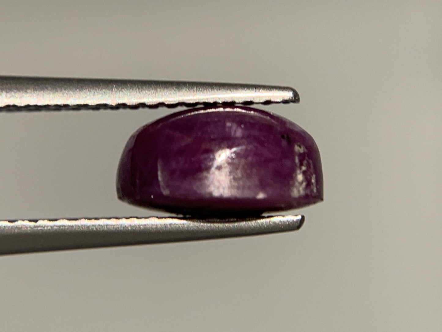 スタールビー　3.825ct　宝石ソーティング付き　9.2㎜×7.0㎜×4.9㎜　ルース（ 裸石 ） 1800Y
