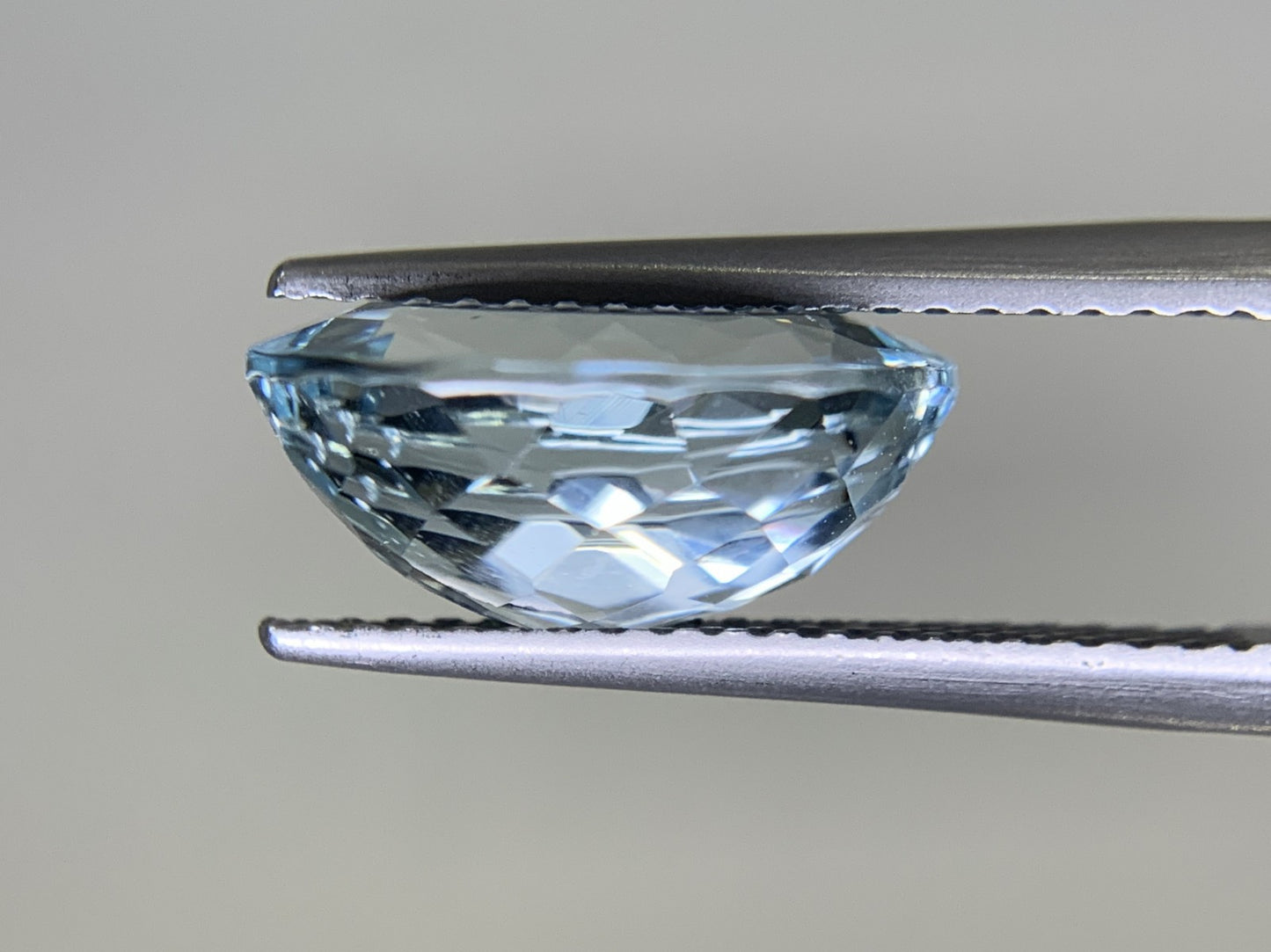 アクアマリン 4.116ct  宝石ソーティング付き  12.42㎜×9.44㎜×5.82㎜  ルース（ 裸石 ） 1844Y