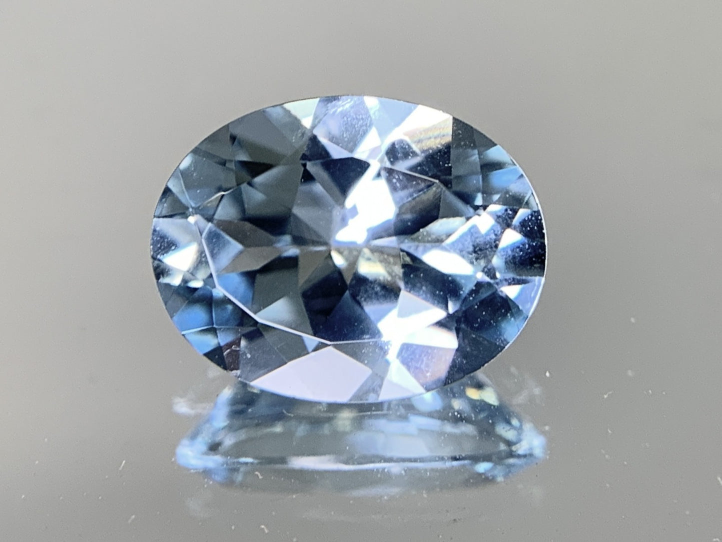 アクアマリン 1.478ct  宝石ソーティング付き  9.0㎜×7.0㎜×4.4㎜  ルース（ 裸石 ） 1875Y