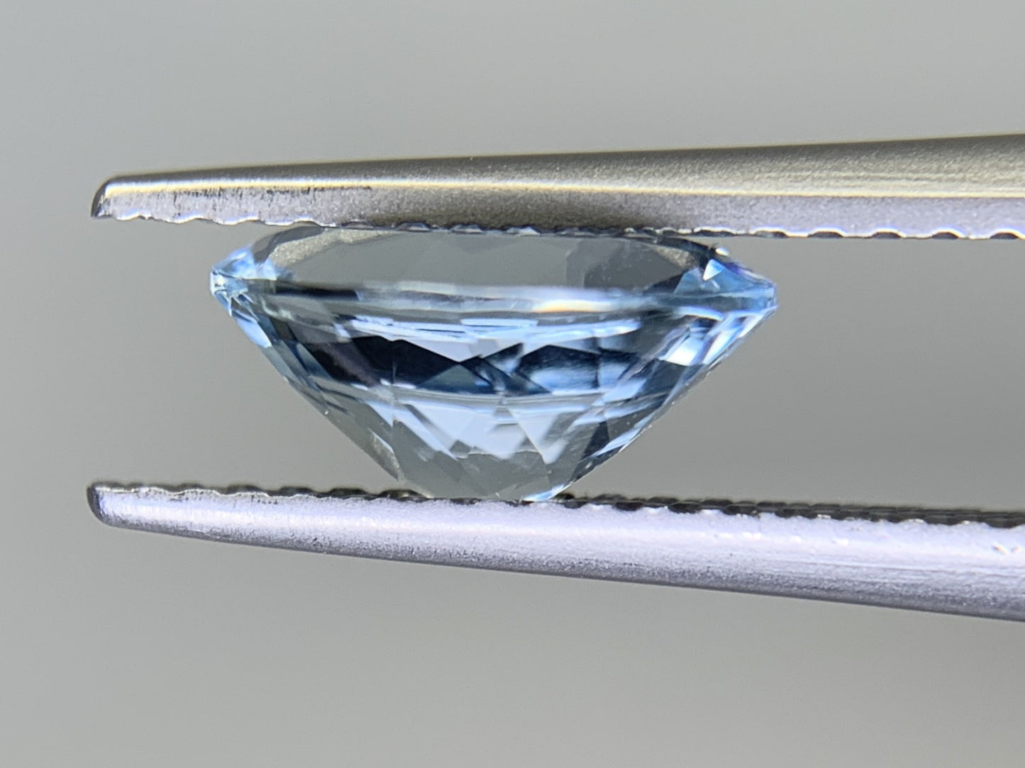 アクアマリン 1.478ct  宝石ソーティング付き  9.0㎜×7.0㎜×4.4㎜  ルース（ 裸石 ） 1875Y