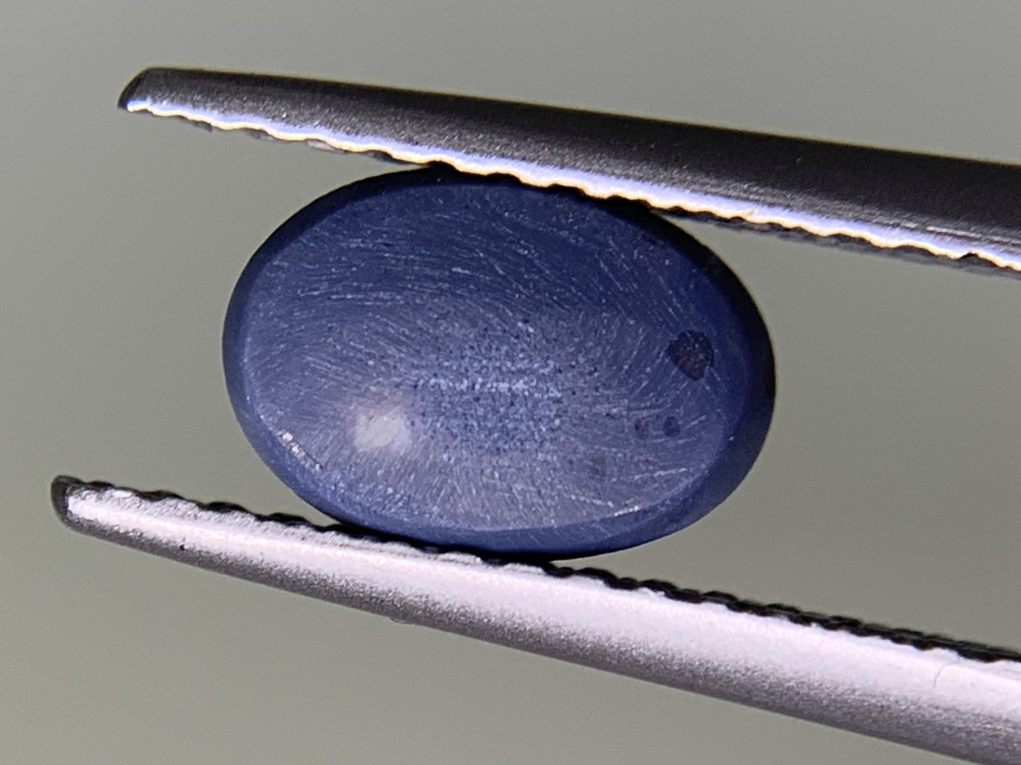 ブラックオパール 0.68ct  宝石ソーティング付き  7.4㎜×5.2㎜×2.7㎜  ルース（ 裸石 ） 1879Y