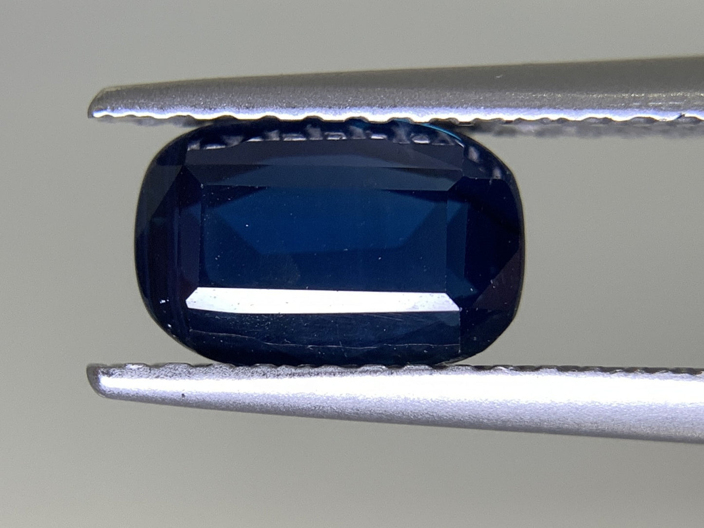 サファイア 1.398ct 宝石ソーティング付き  7.7㎜×5.2㎜×3.1㎜  ルース（ 裸石 ） 1882Y