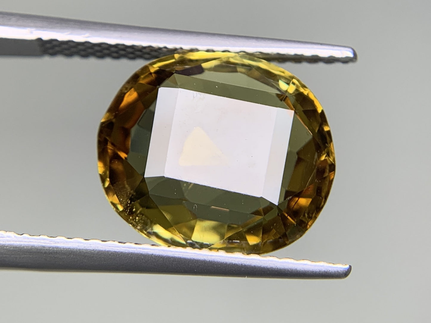 クリソベリル 6.477ct  宝石ソーティング付き  12.68㎜×11.18㎜×5.01㎜  ルース（ 裸石 ） 1945Y