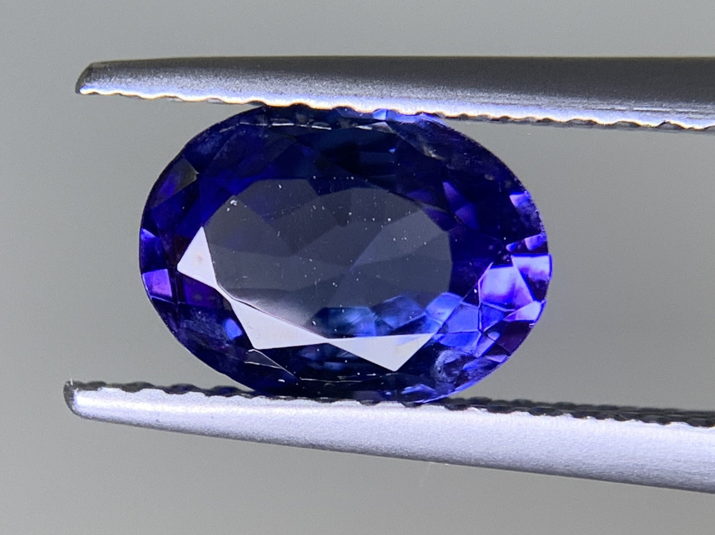 タンザナイト 1.597ct 宝石ソーティング付き 8.1㎜×6.1㎜×4.1㎜ ルース（ 裸石 ） 2000Y